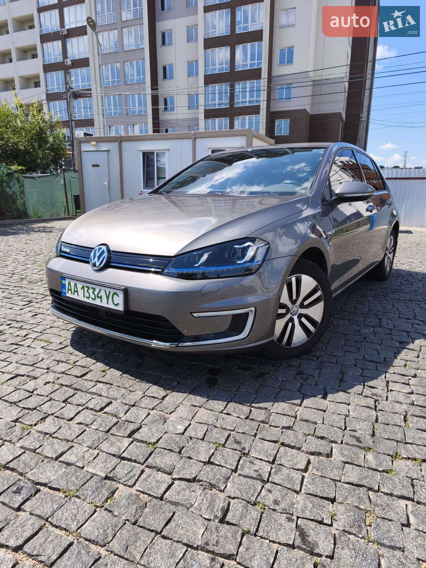VOLKSWAGEN E-GOLF 2016
