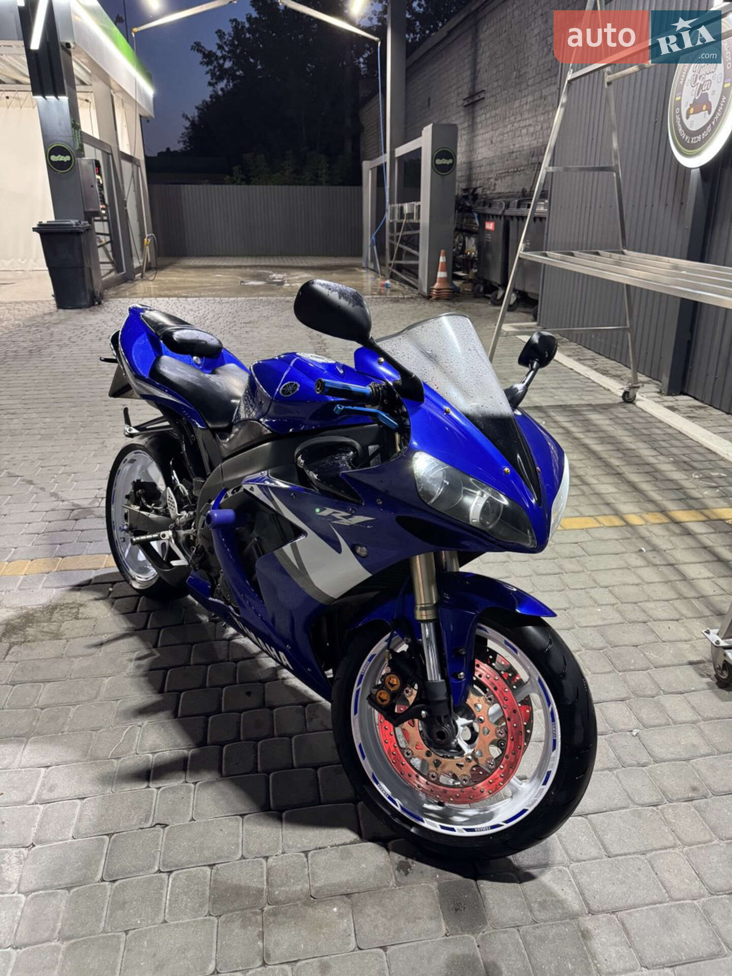 YAMAHA YZF-R1 2004