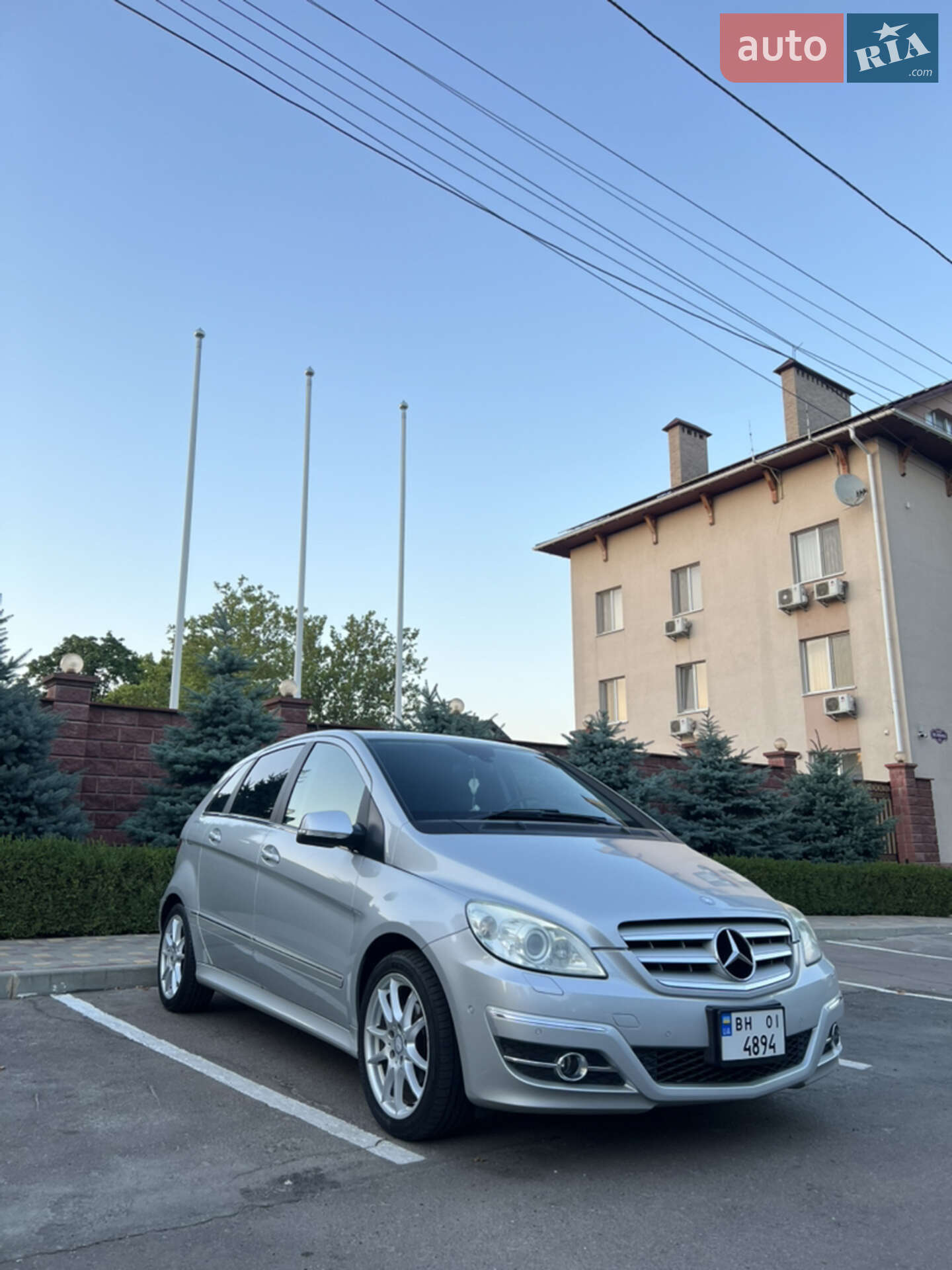 MERCEDES-BENZ B 180 2010