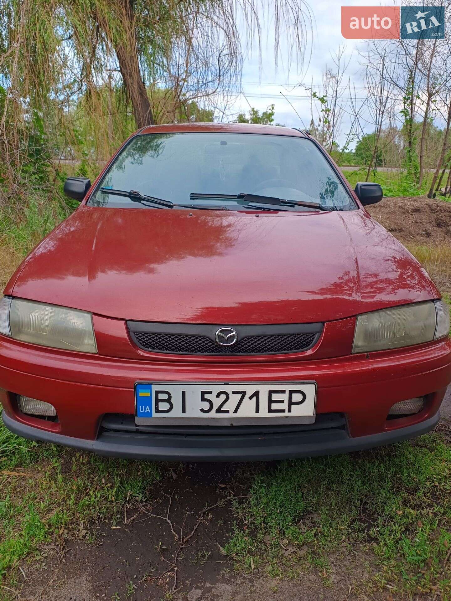 MAZDA 323 1997