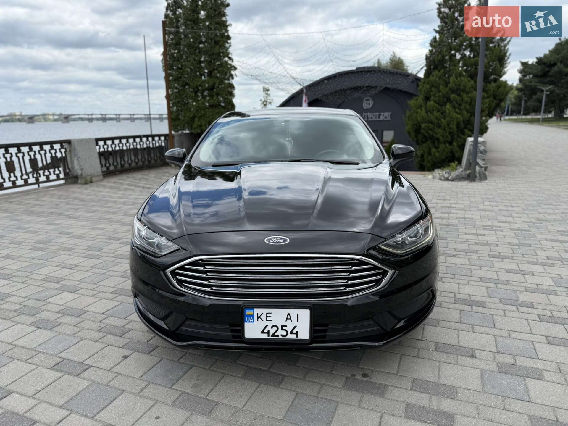FORD FUSION HYBRID 2017