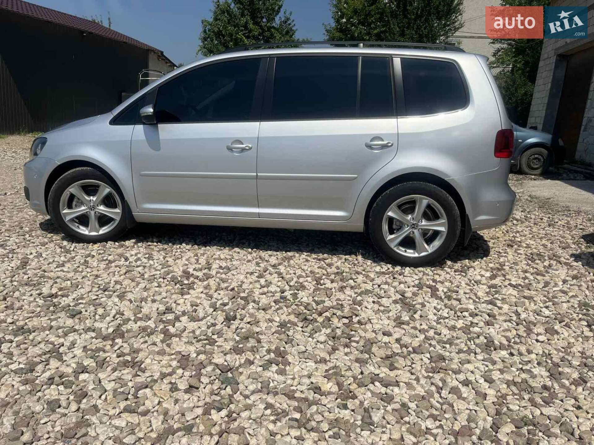 VOLKSWAGEN TOURAN 2013