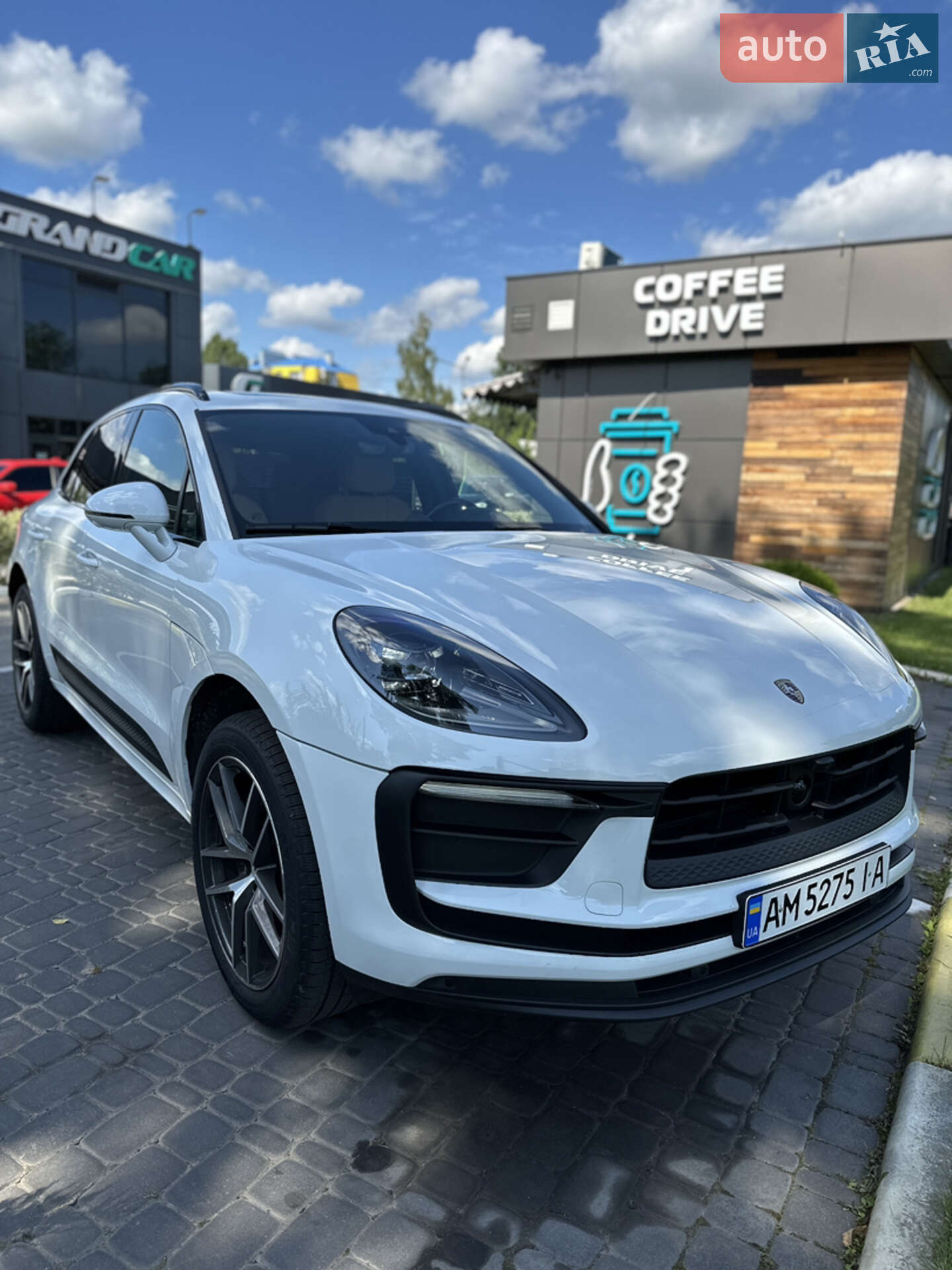 PORSCHE MACAN 2024
