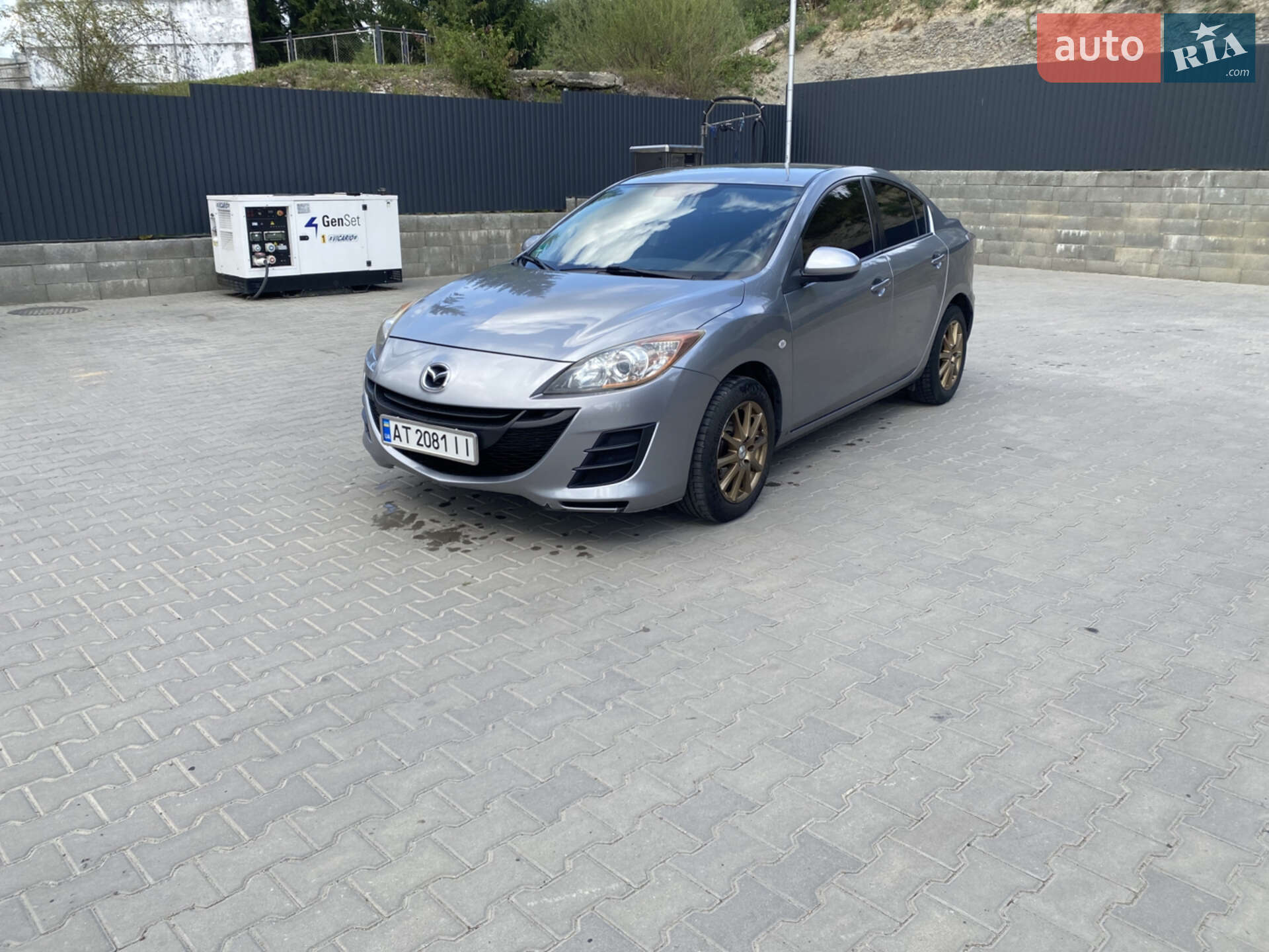 MAZDA 3