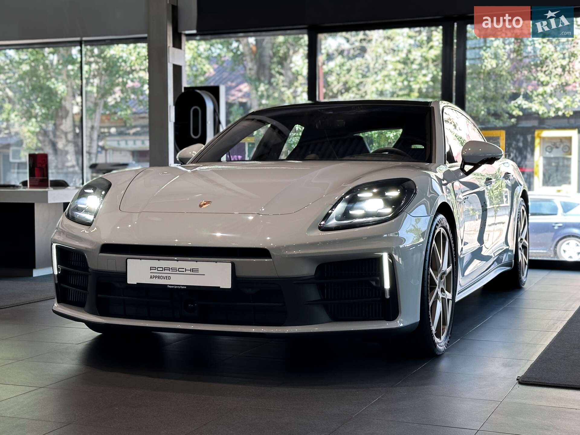 PORSCHE PANAMERA 2024