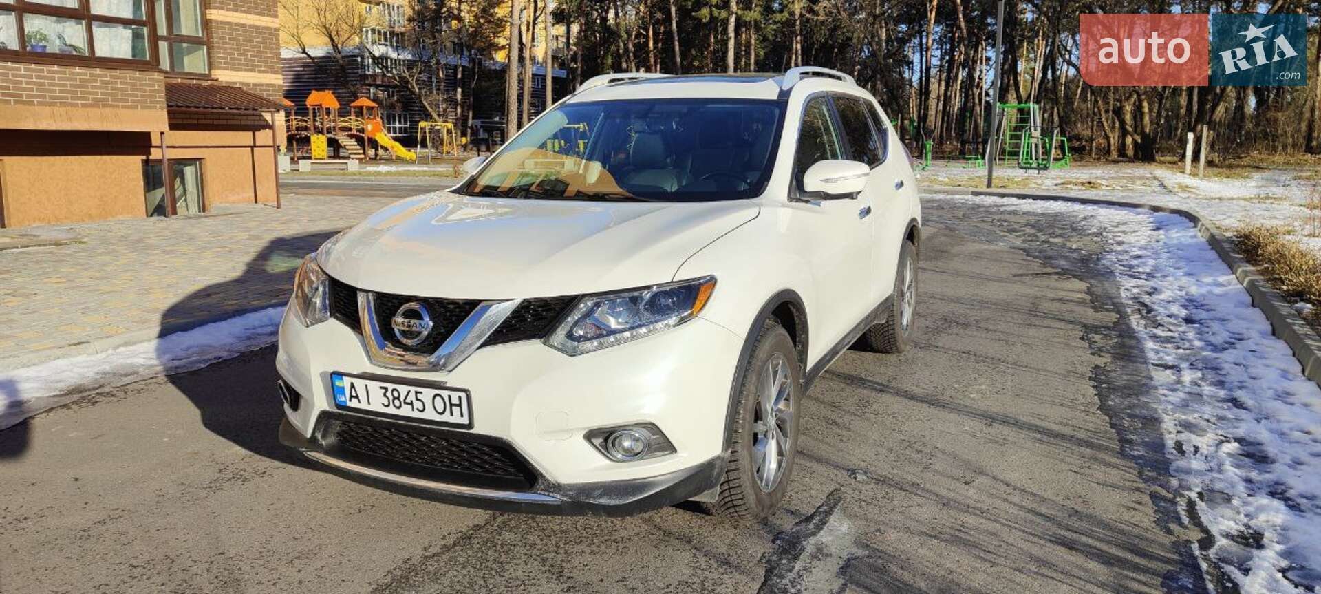 Головне фото звіту автомобіля NISSAN ROGUE 2015