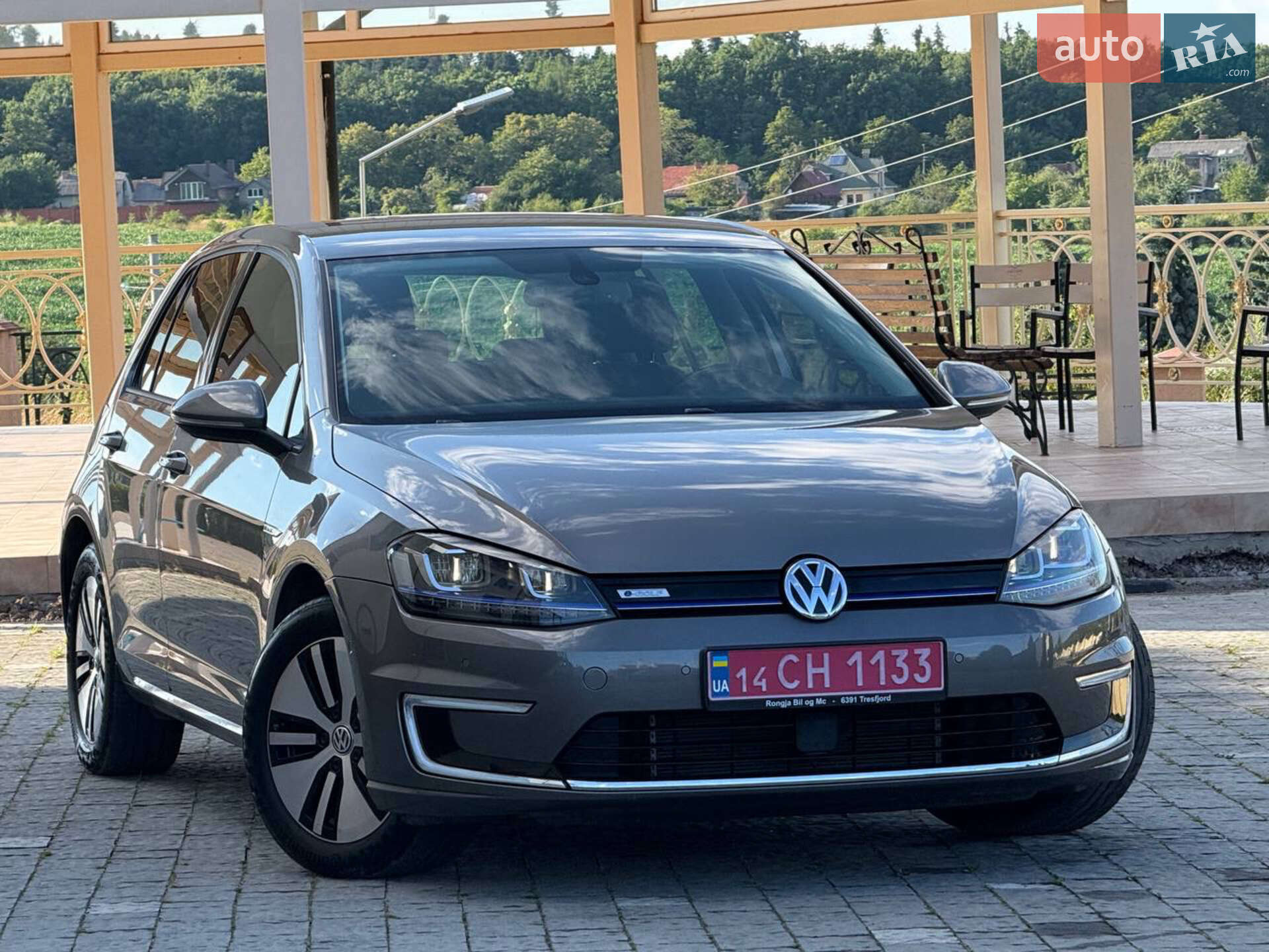 VOLKSWAGEN E-GOLF 2014