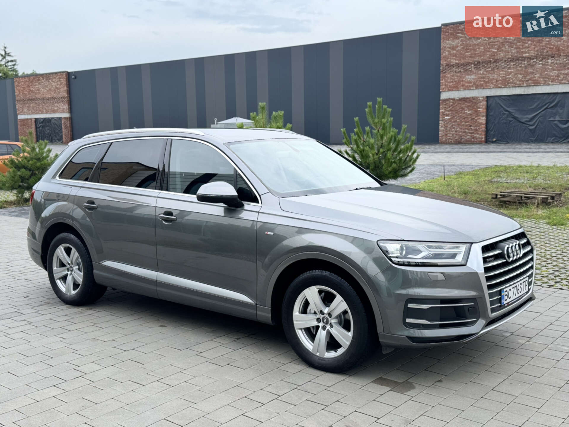 AUDI Q7