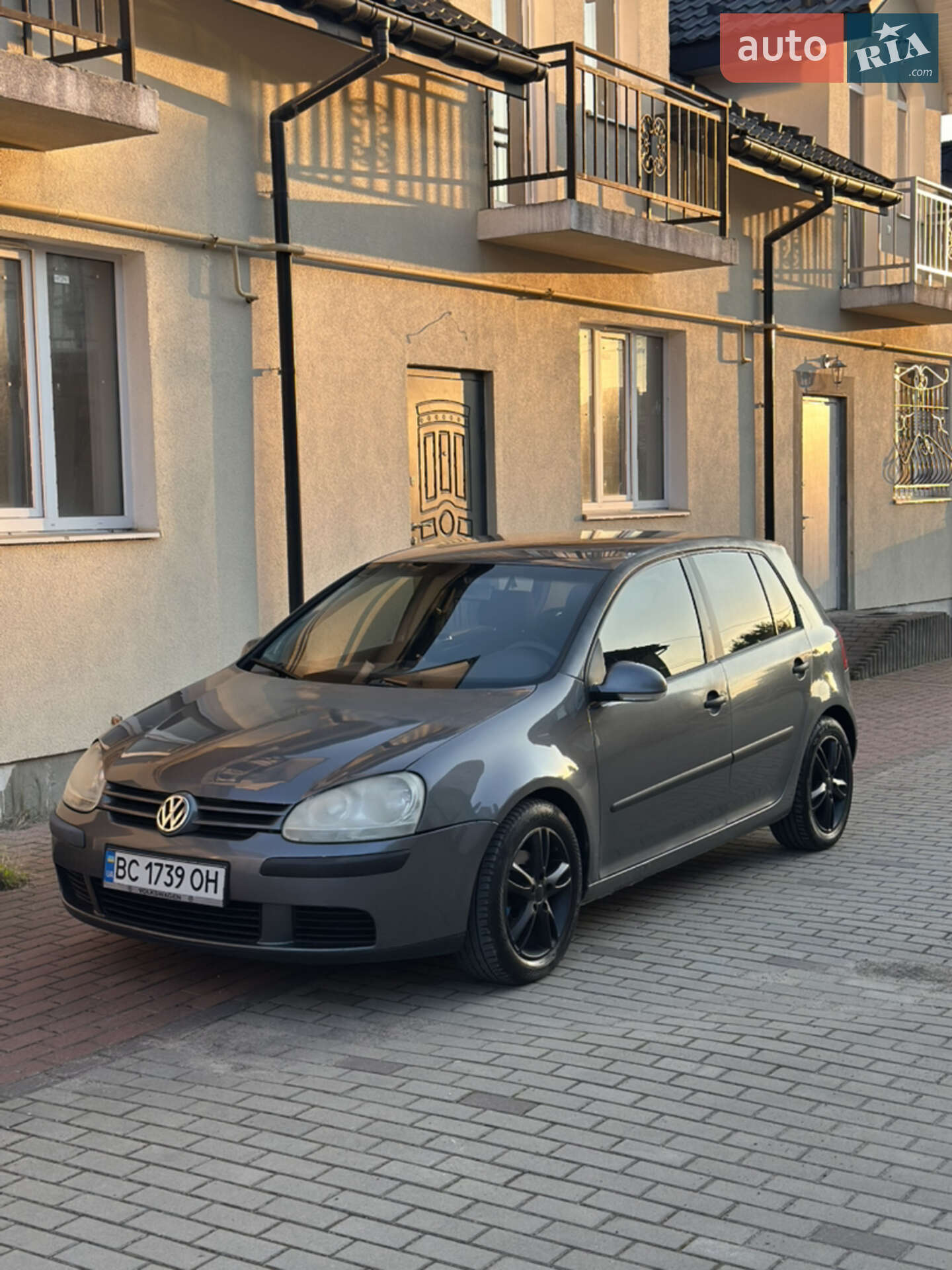 VOLKSWAGEN GOLF 2004