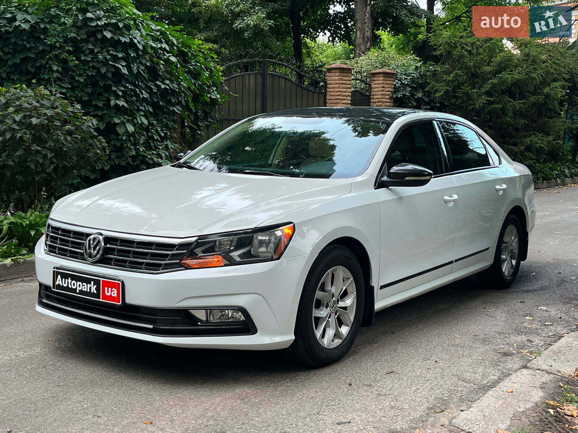 VOLKSWAGEN PASSAT 2016