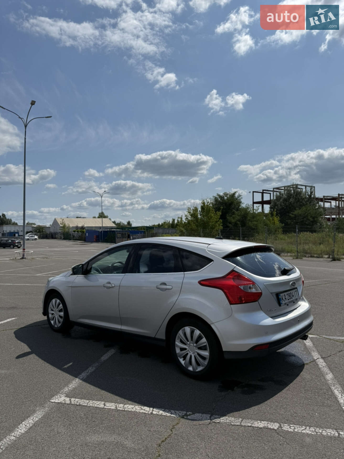 Головне фото звіту автомобіля FORD FOCUS 2011