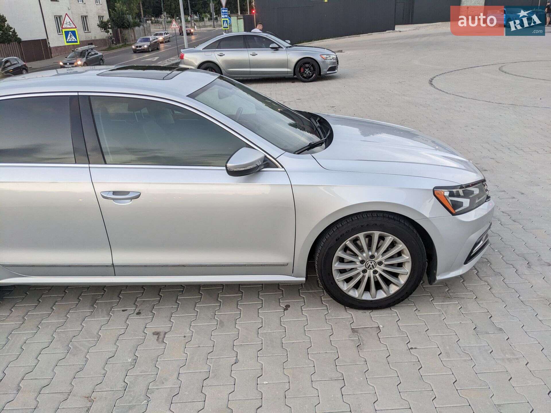 VOLKSWAGEN PASSAT 2016