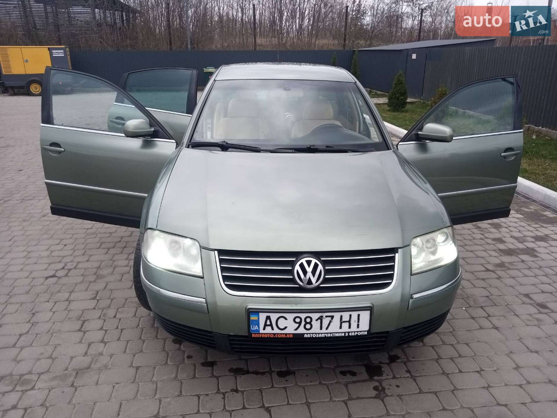 VOLKSWAGEN PASSAT 2004