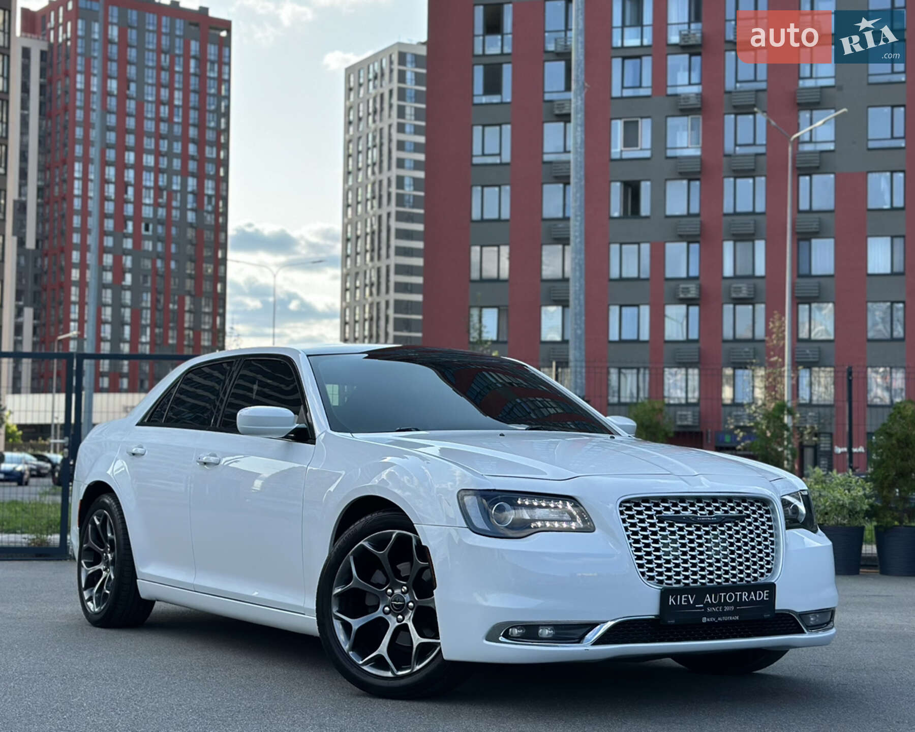 CHRYSLER 300C 2015