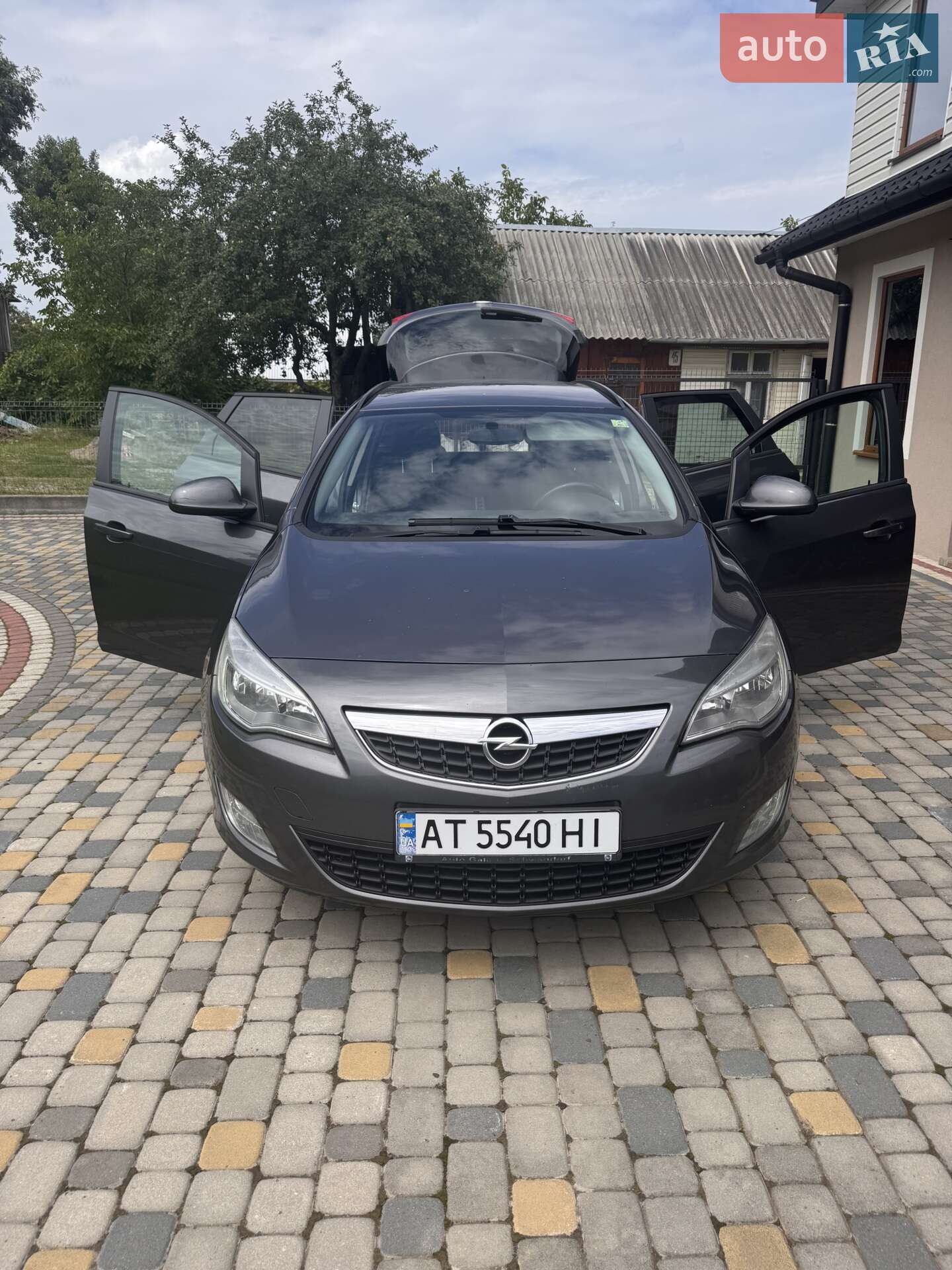 Opel Astra 2011