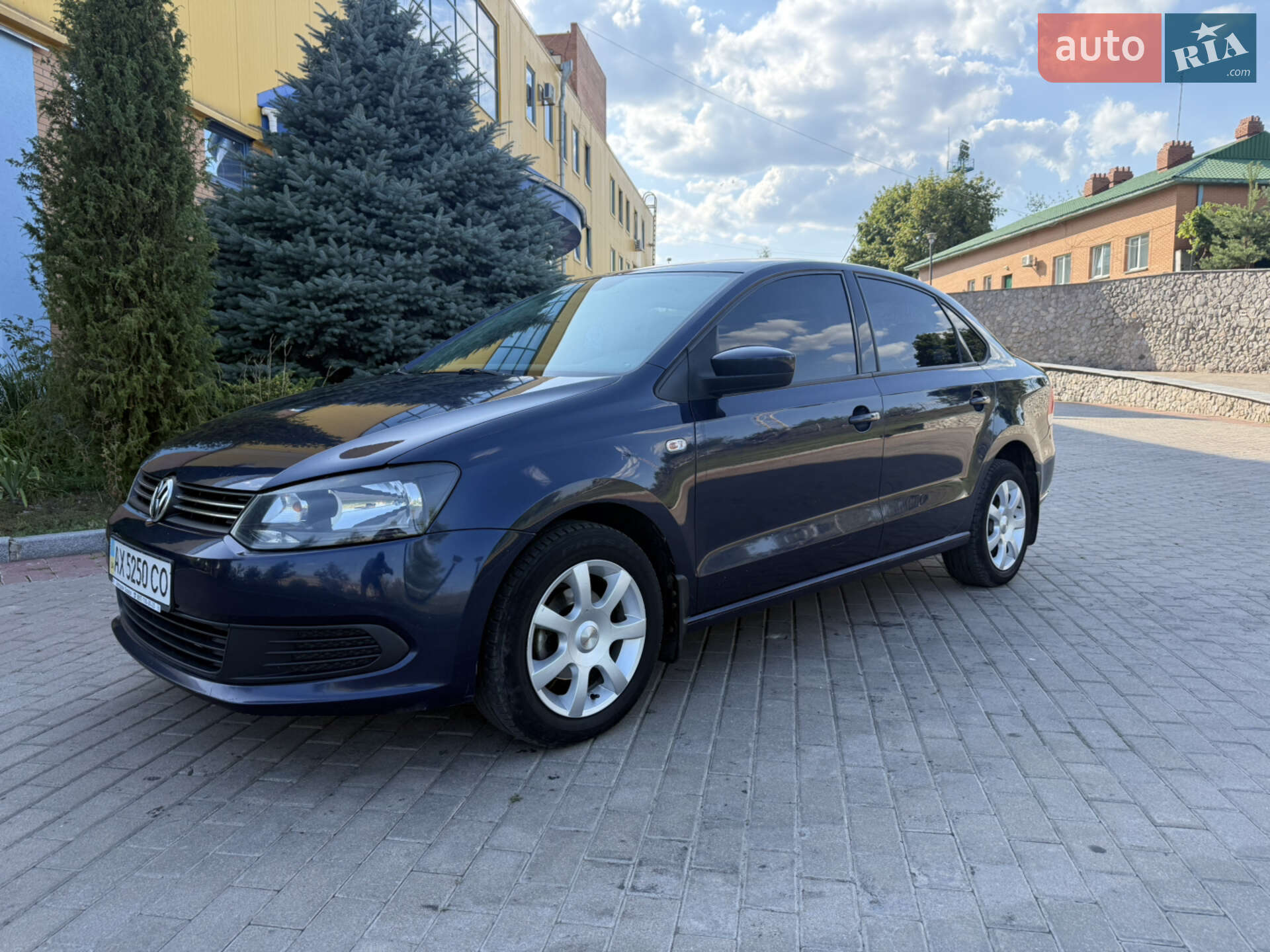 VOLKSWAGEN POLO 2012