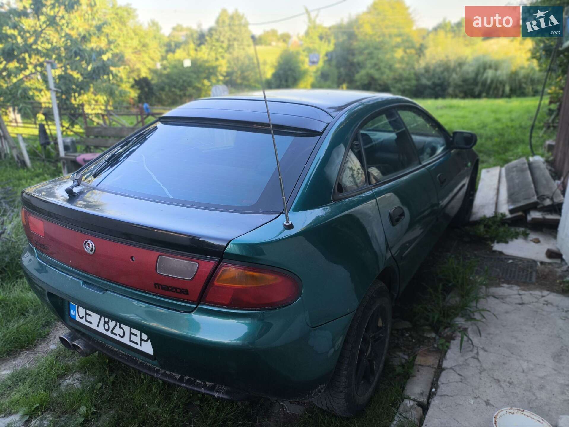 MAZDA 323 1996