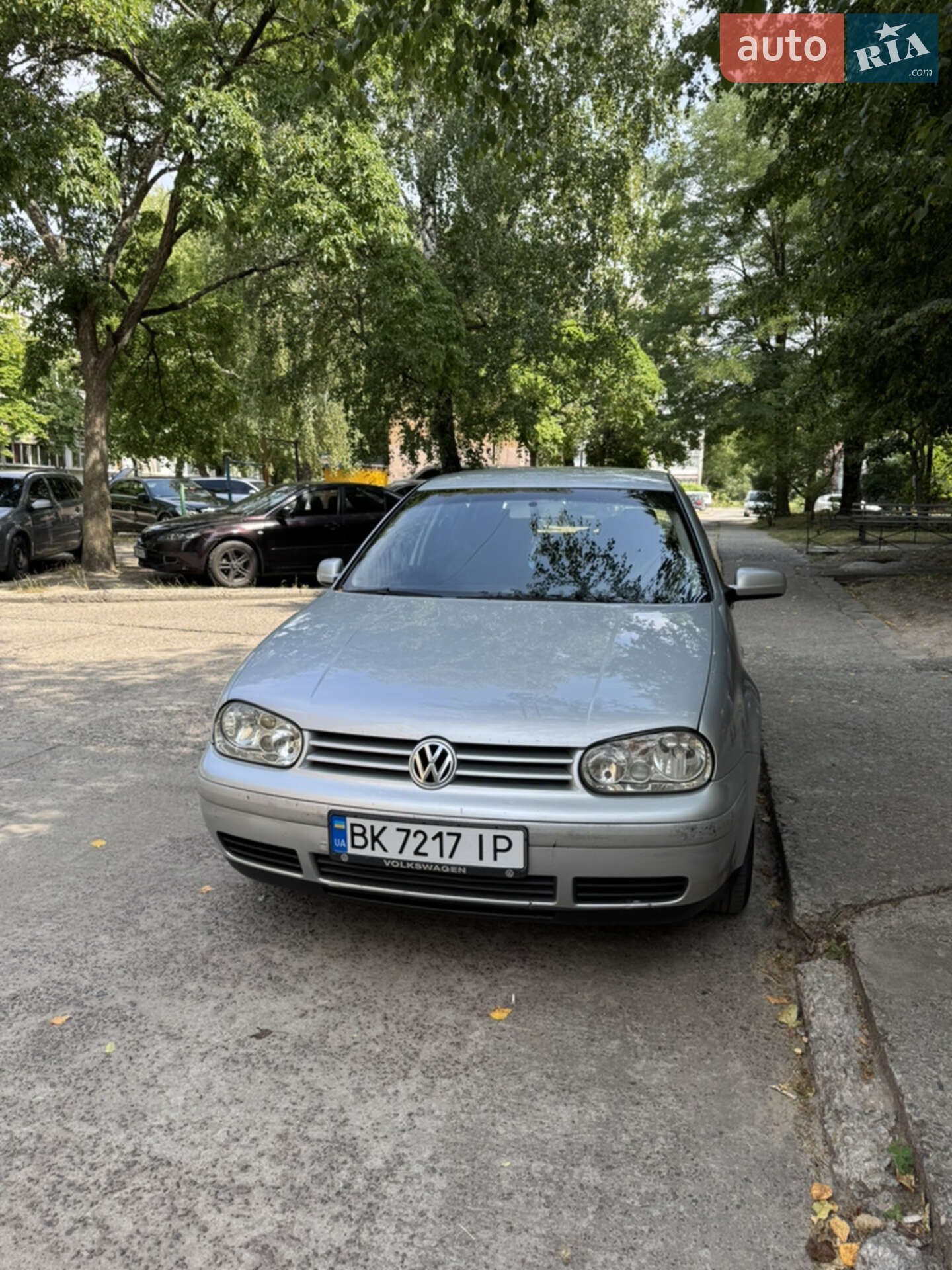 VOLKSWAGEN GOLF 2003