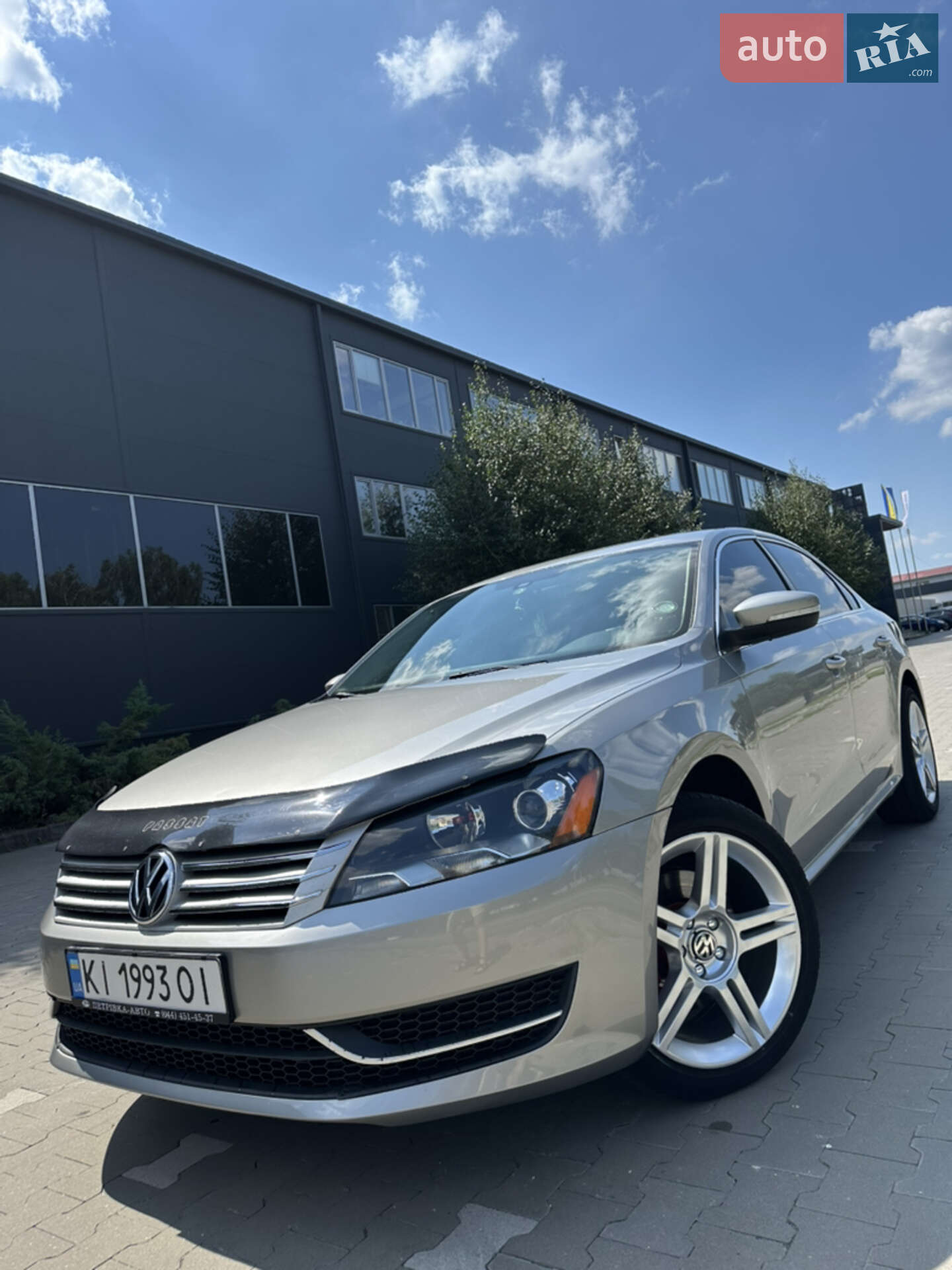 VOLKSWAGEN PASSAT 2012