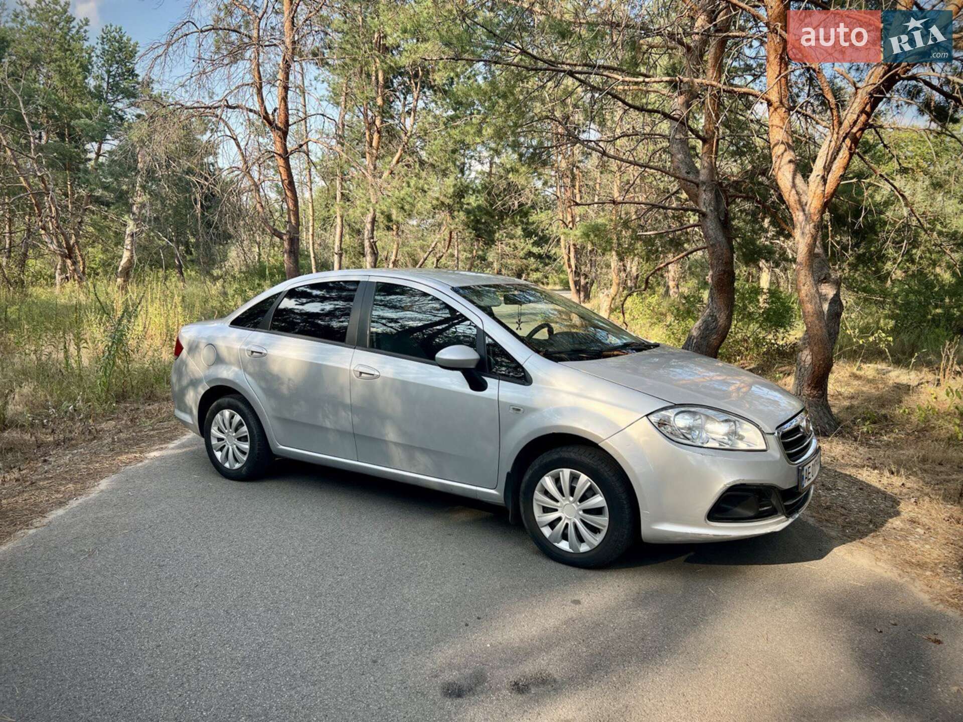 Головне фото звіту автомобіля FIAT LINEA 2013