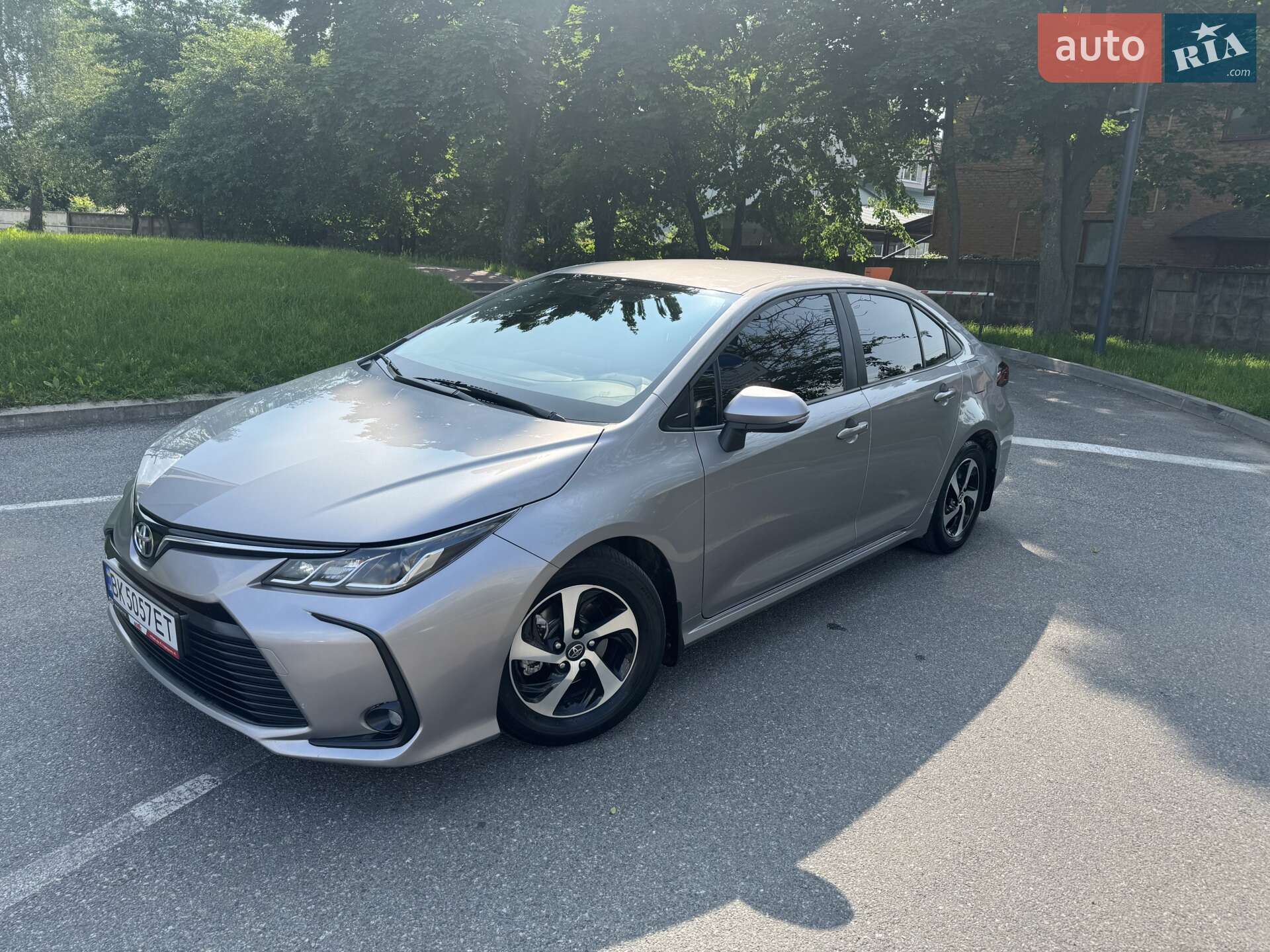 Головне фото звіту автомобіля TOYOTA COROLLA 2020