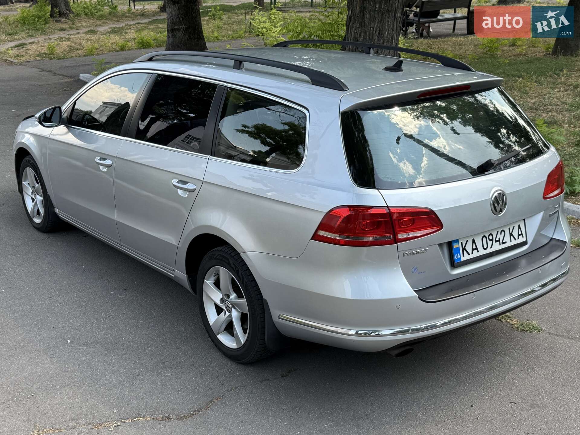 VOLKSWAGEN PASSAT 2011