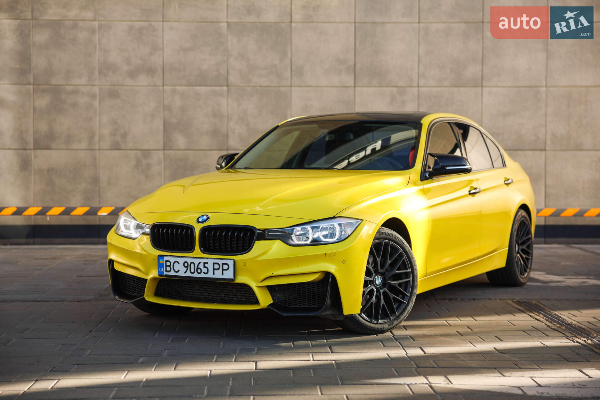 Головне фото звіту автомобіля BMW 320I 2015