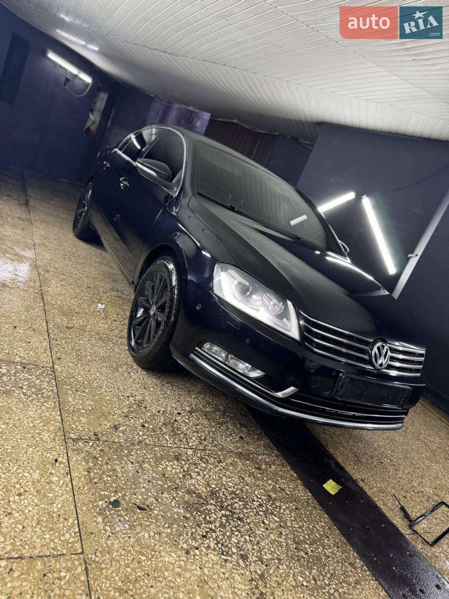 VOLKSWAGEN PASSAT 2011