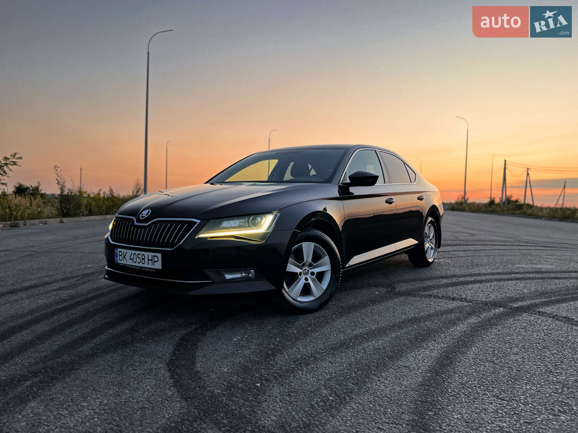 Головне фото звіту автомобіля SKODA SUPERB 2017