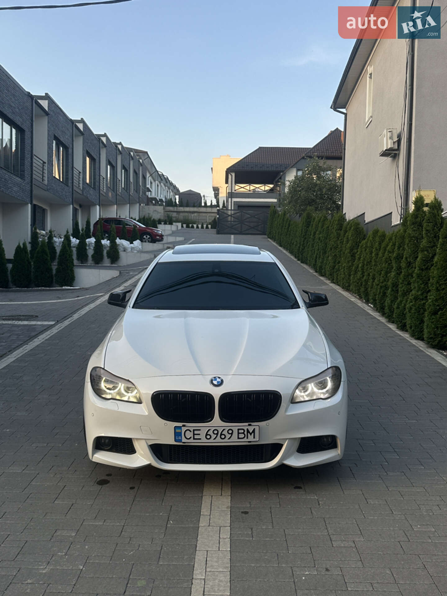Головне фото звіту автомобіля BMW 535XI 2011