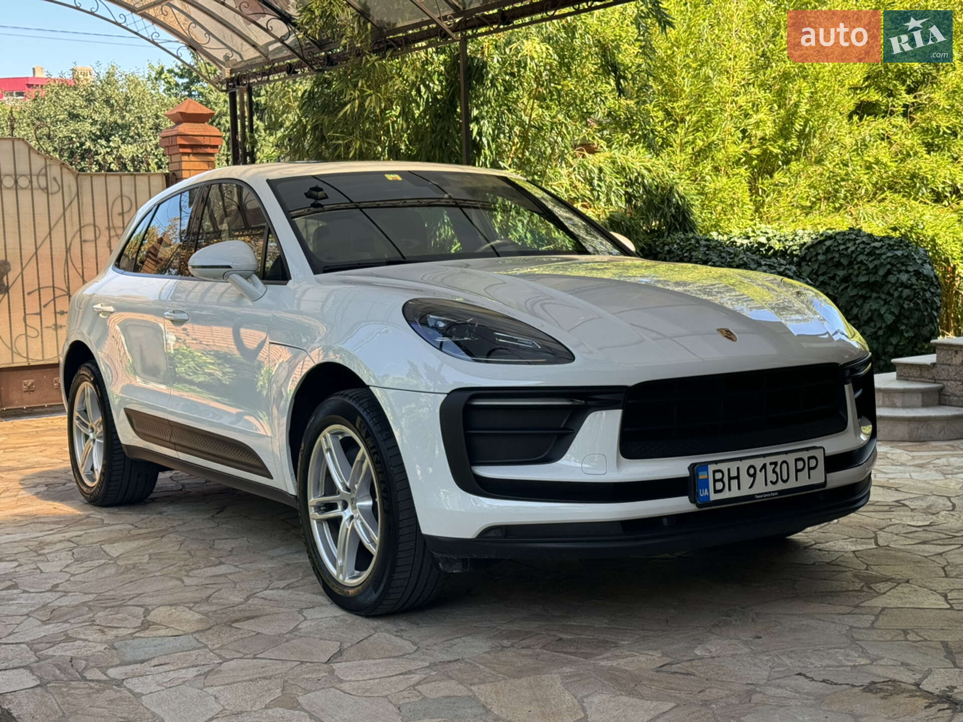PORSCHE MACAN R4 2022