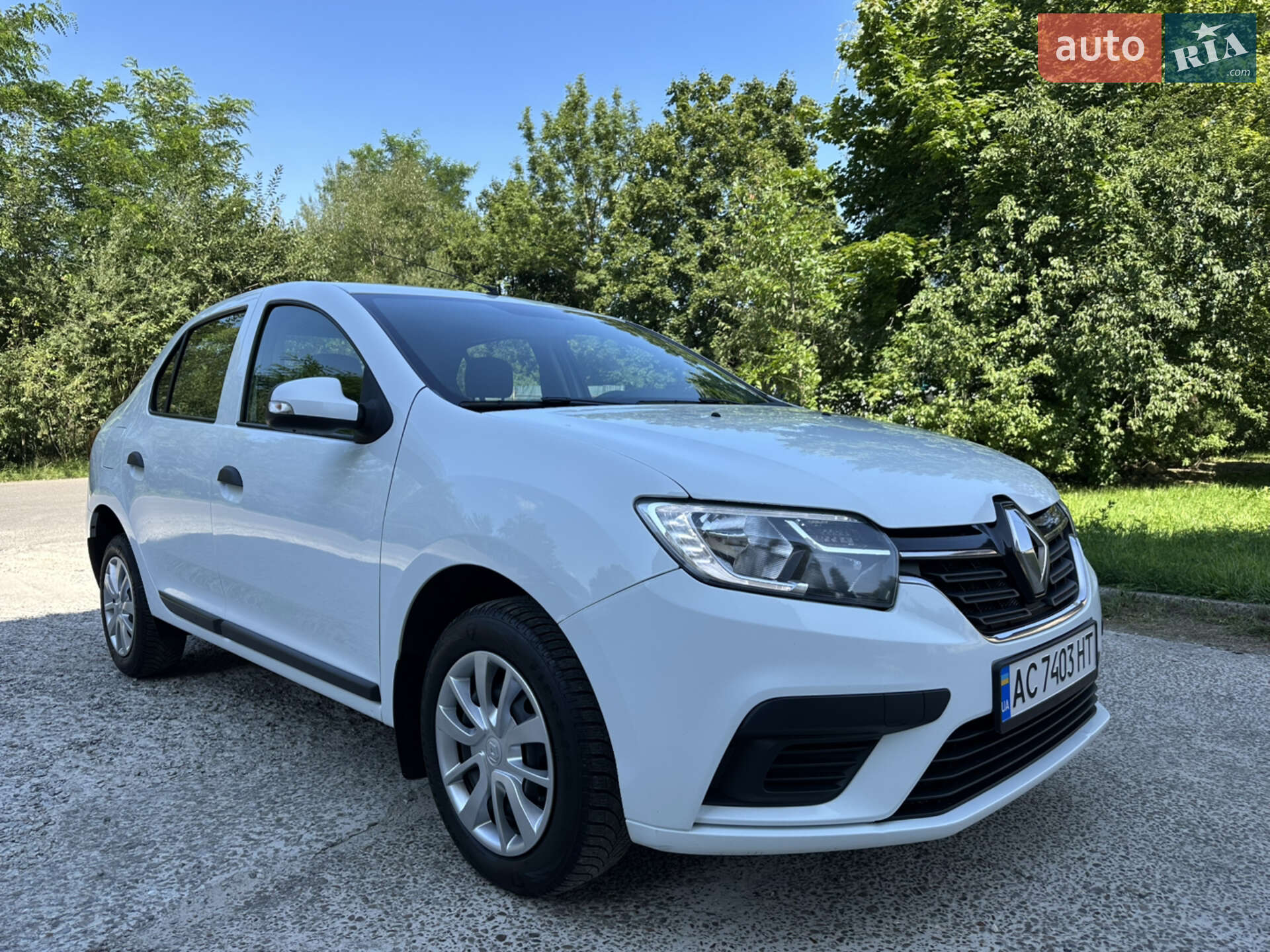 RENAULT LOGAN 2017