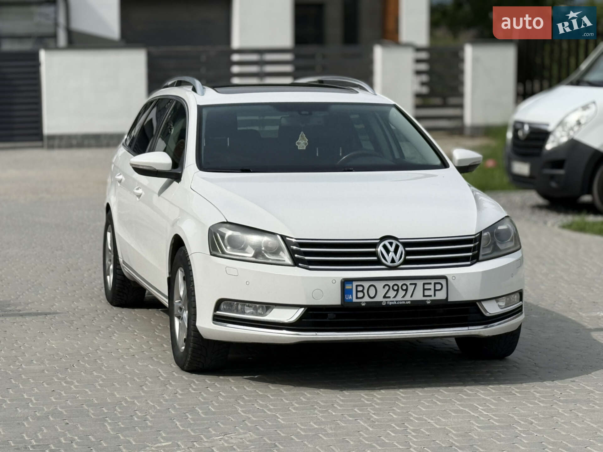 VOLKSWAGEN PASSAT 2012