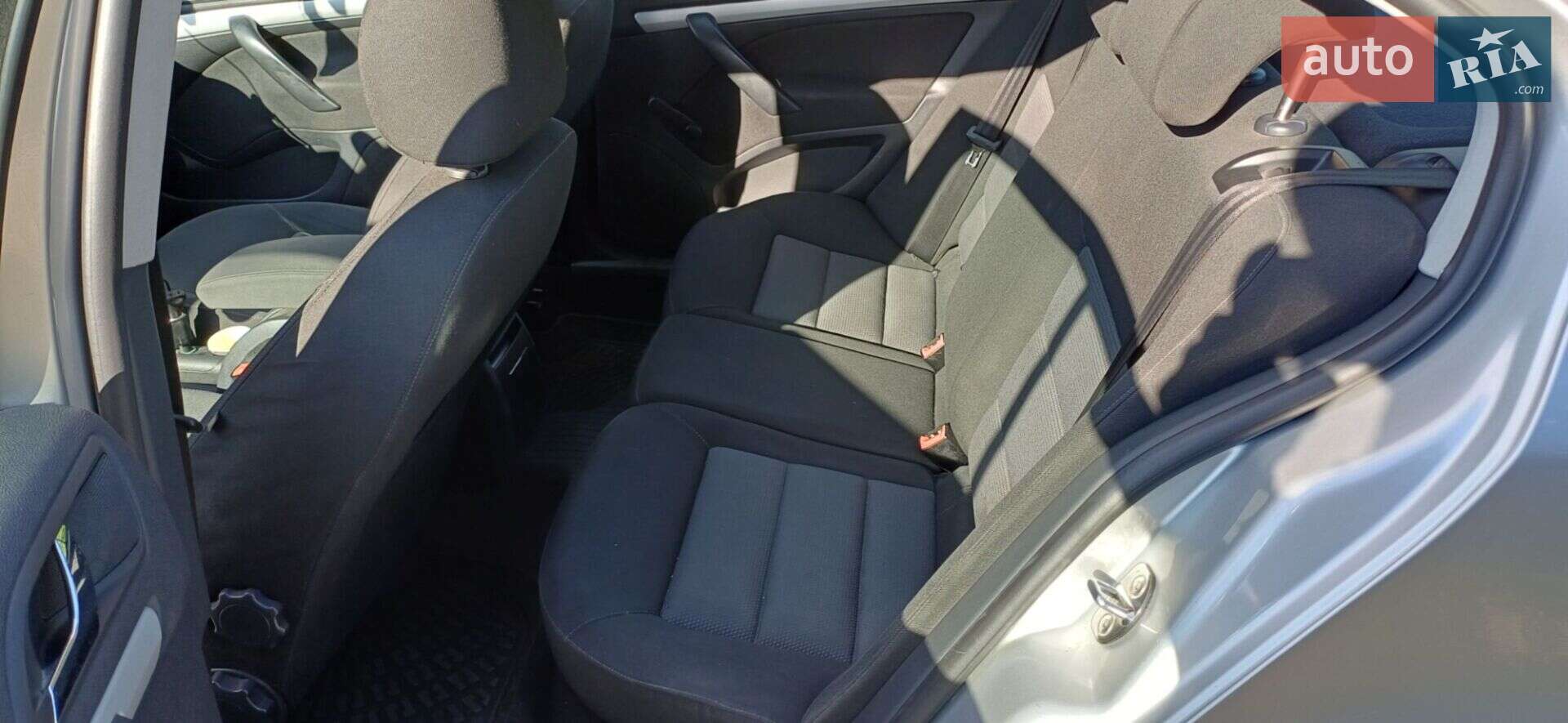 Головне фото звіту автомобіля SKODA OCTAVIA 2006