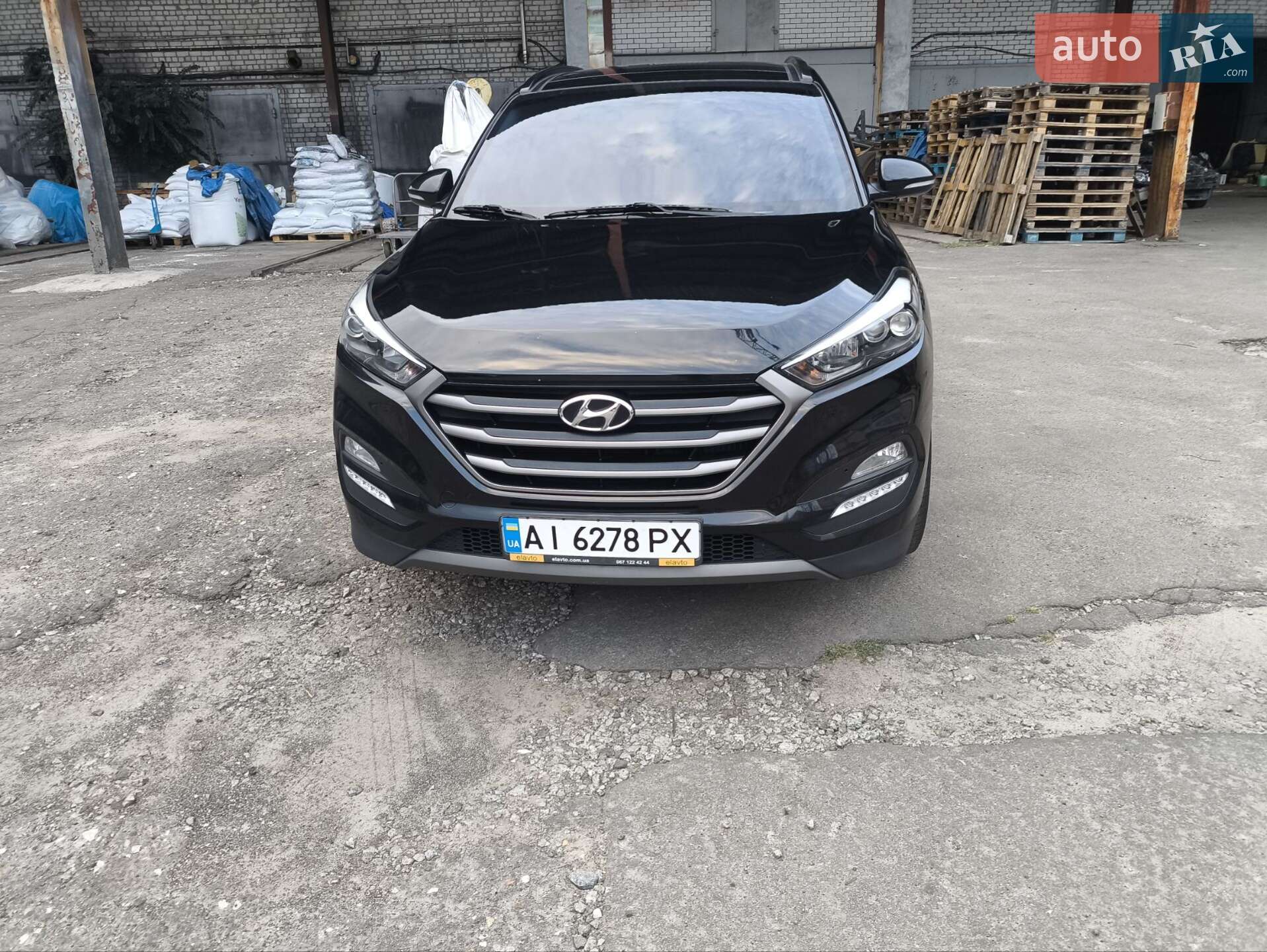 Головне фото звіту автомобіля HYUNDAI TUCSON 2015