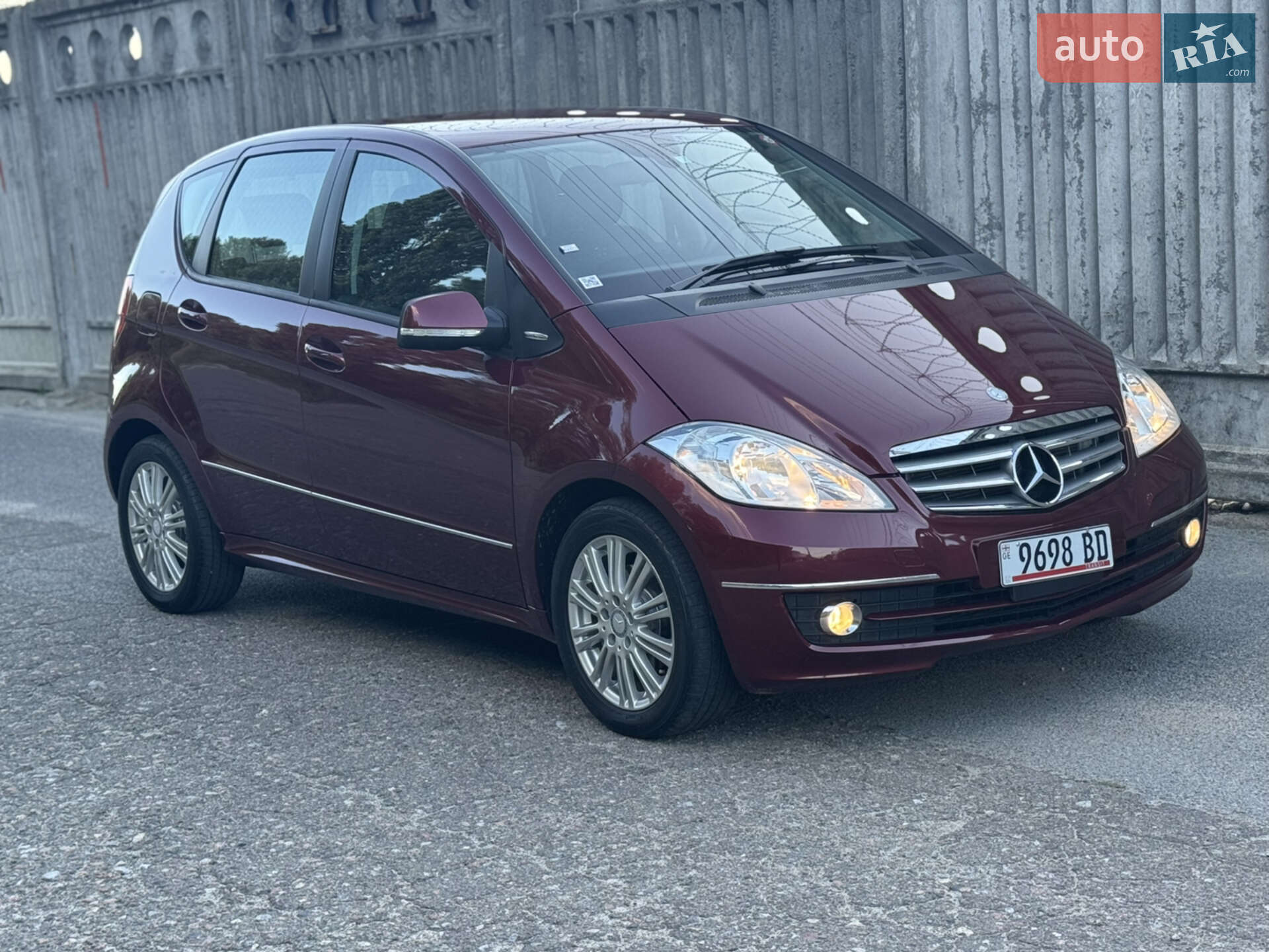 MERCEDES-BENZ A 180 2011