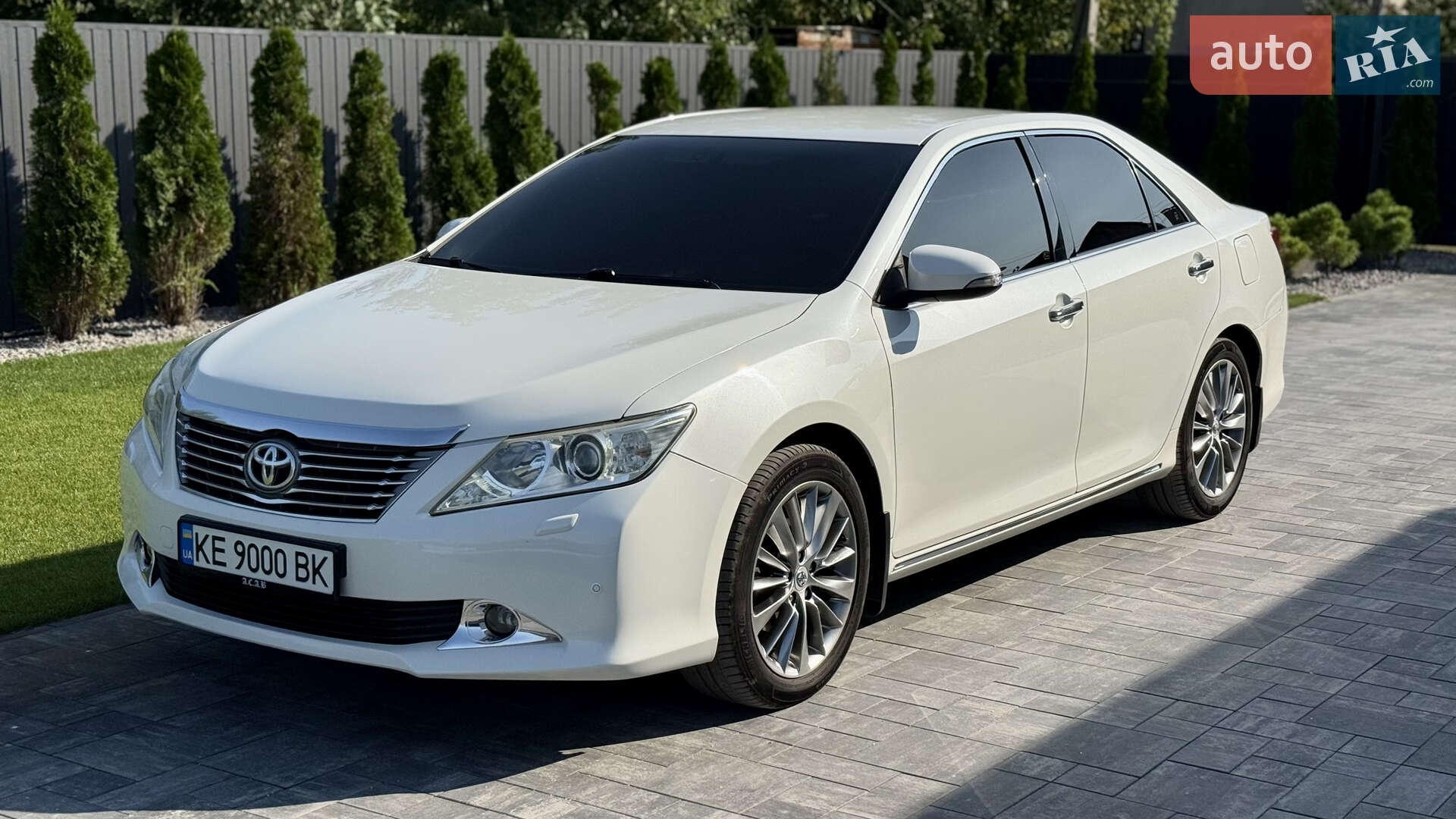 TOYOTA CAMRY