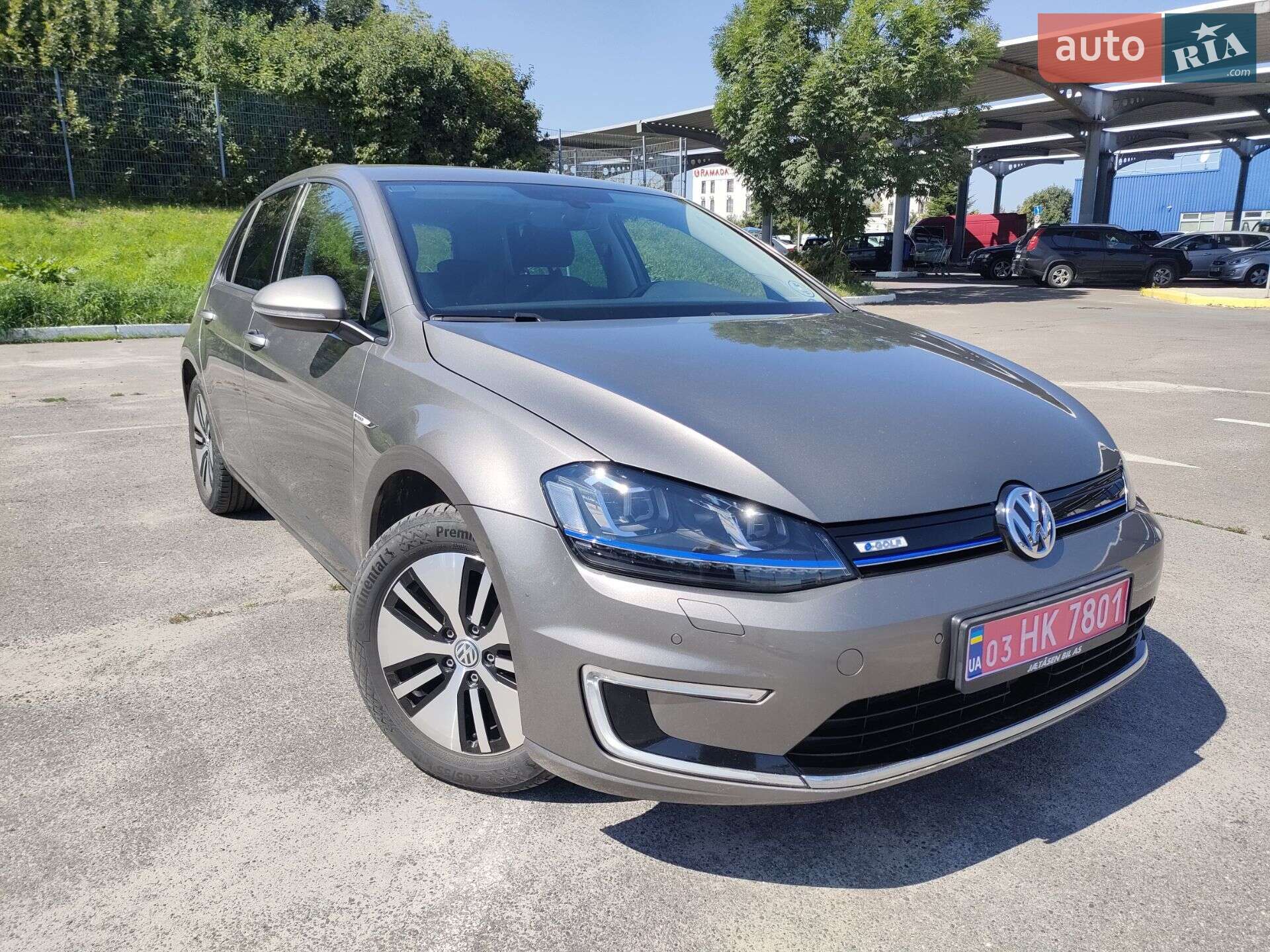 VOLKSWAGEN E-GOLF 2016