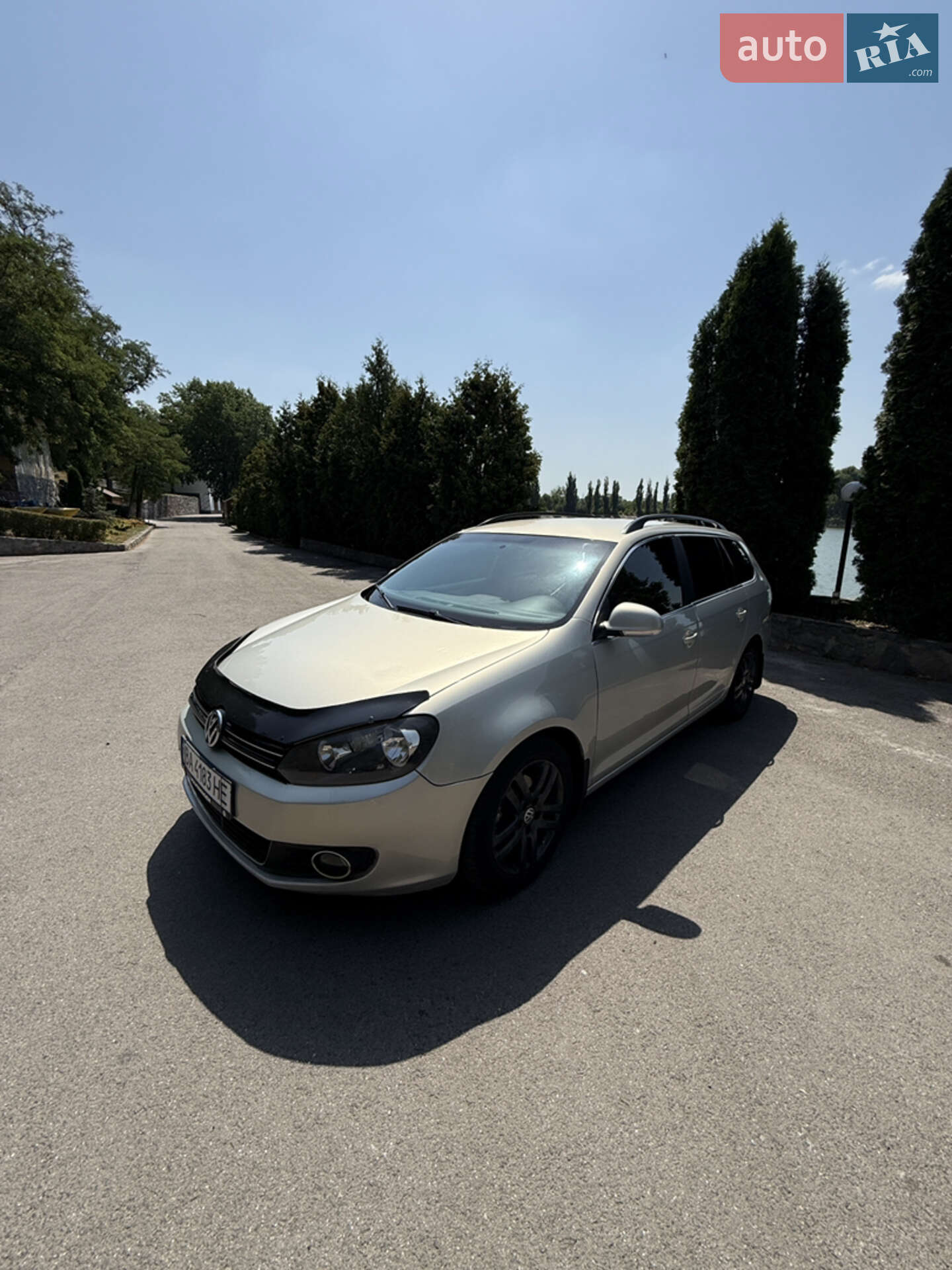 VOLKSWAGEN GOLF 2010