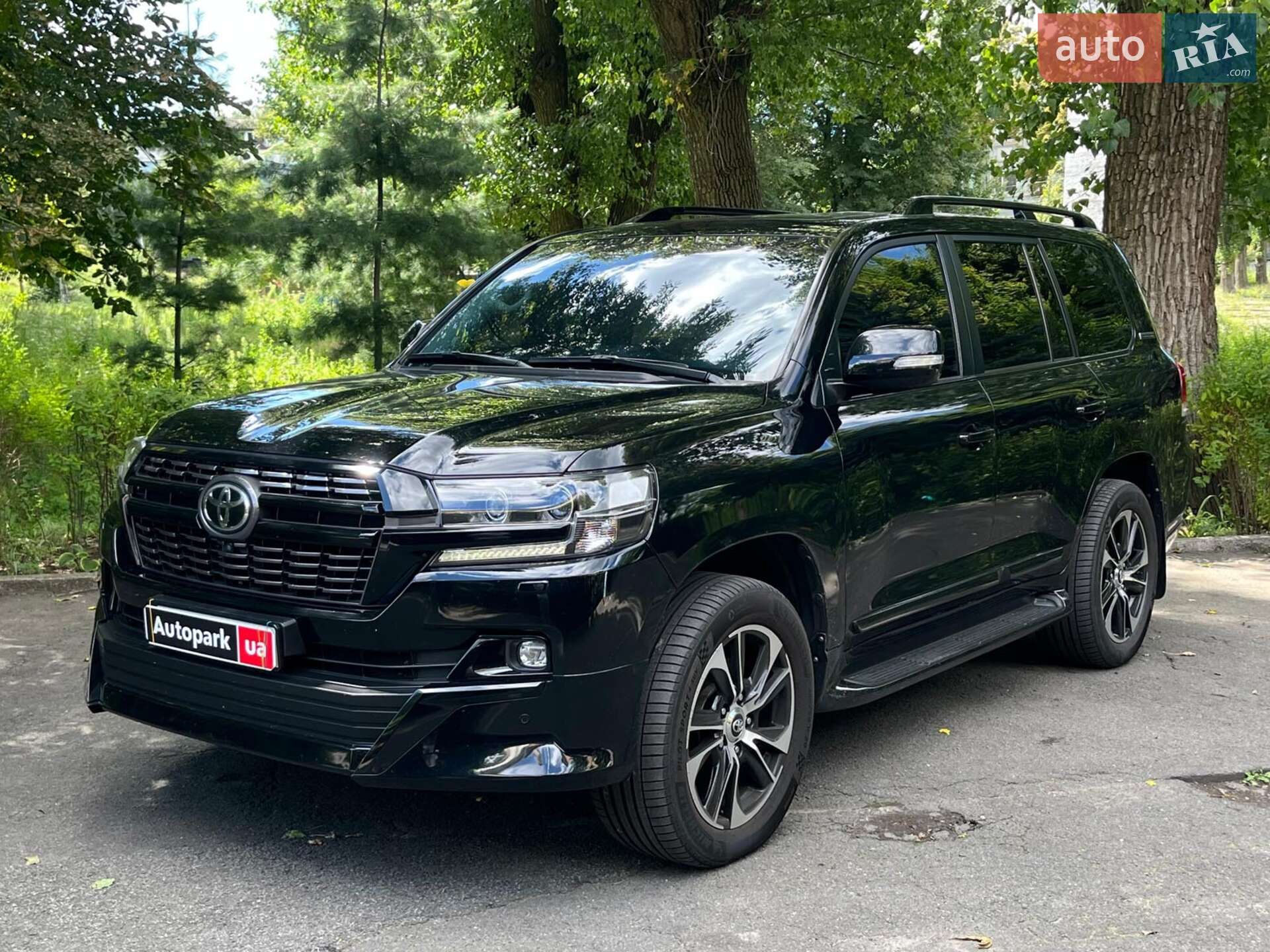 TOYOTA LAND CRUISER 200 2017