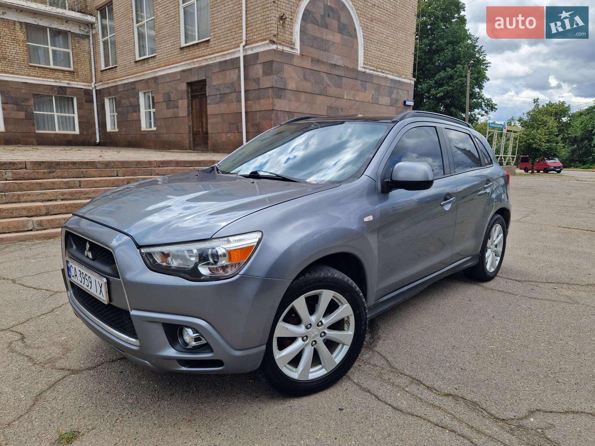 MITSUBISHI RVR 2011