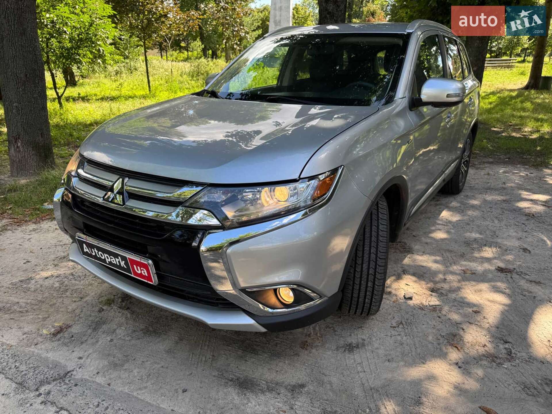 Головне фото звіту автомобіля MITSUBISHI OUTLANDER 2016