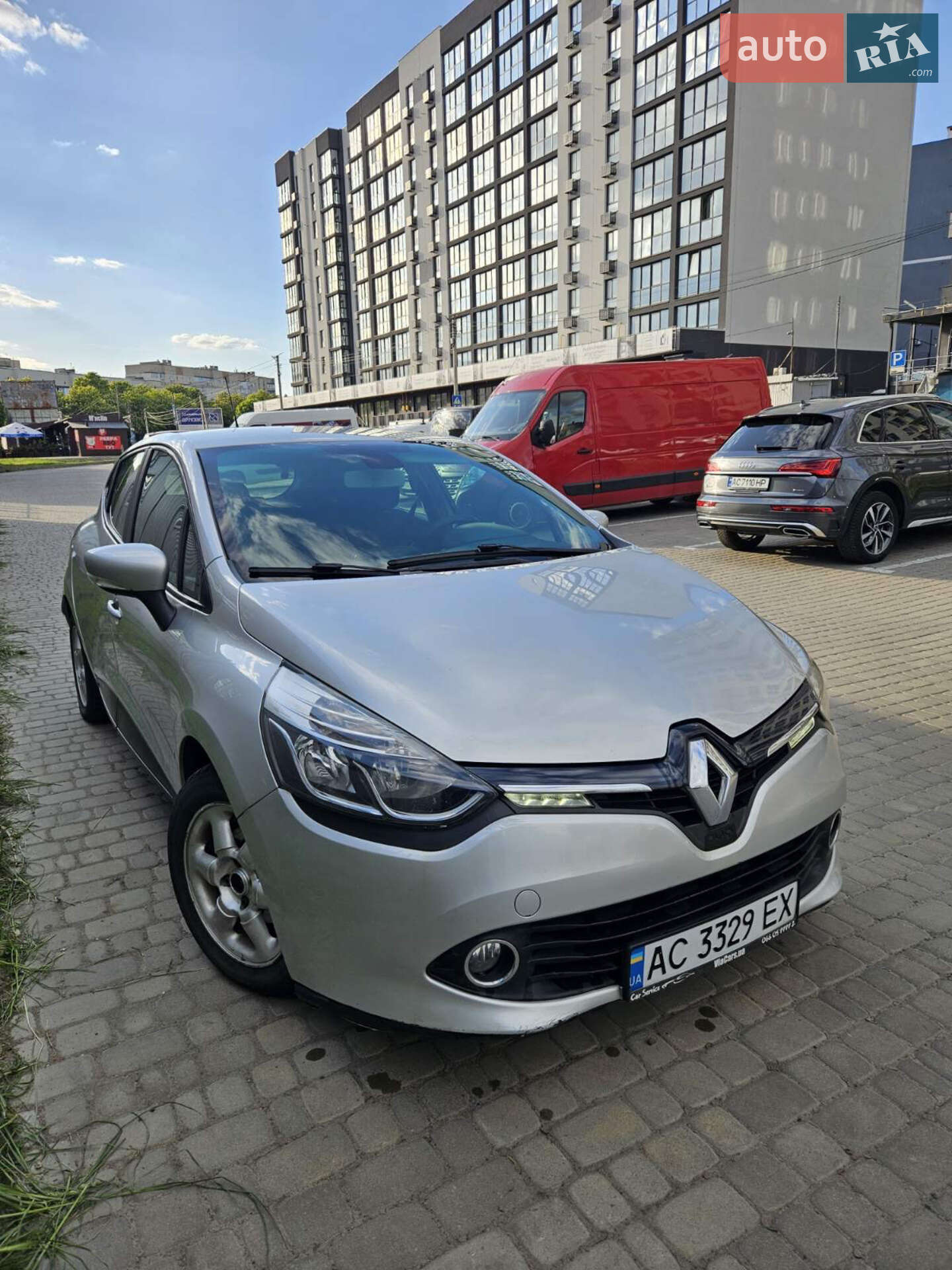 Головне фото звіту автомобіля RENAULT CLIO 2012