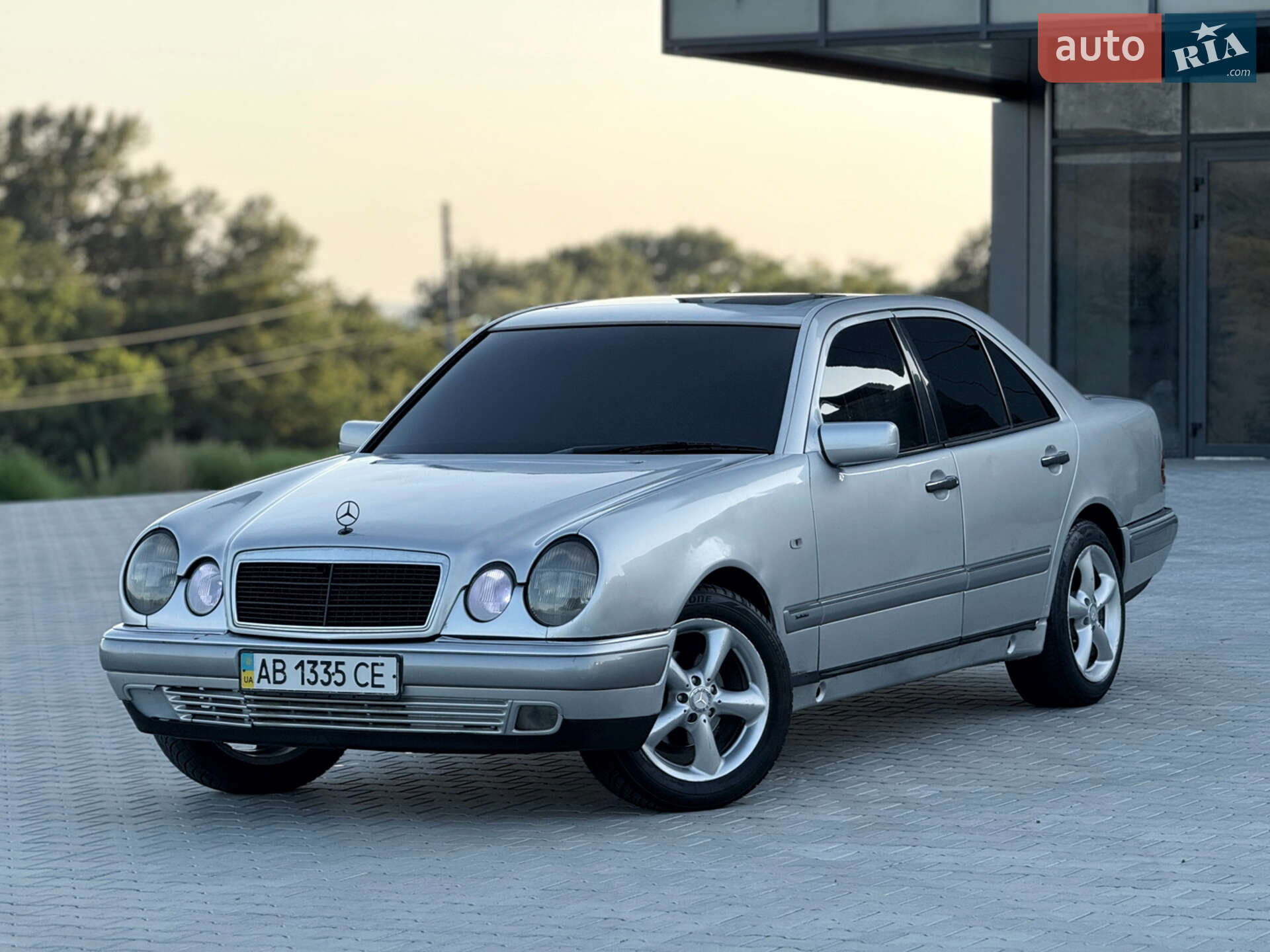 MERCEDES-BENZ 230 1997