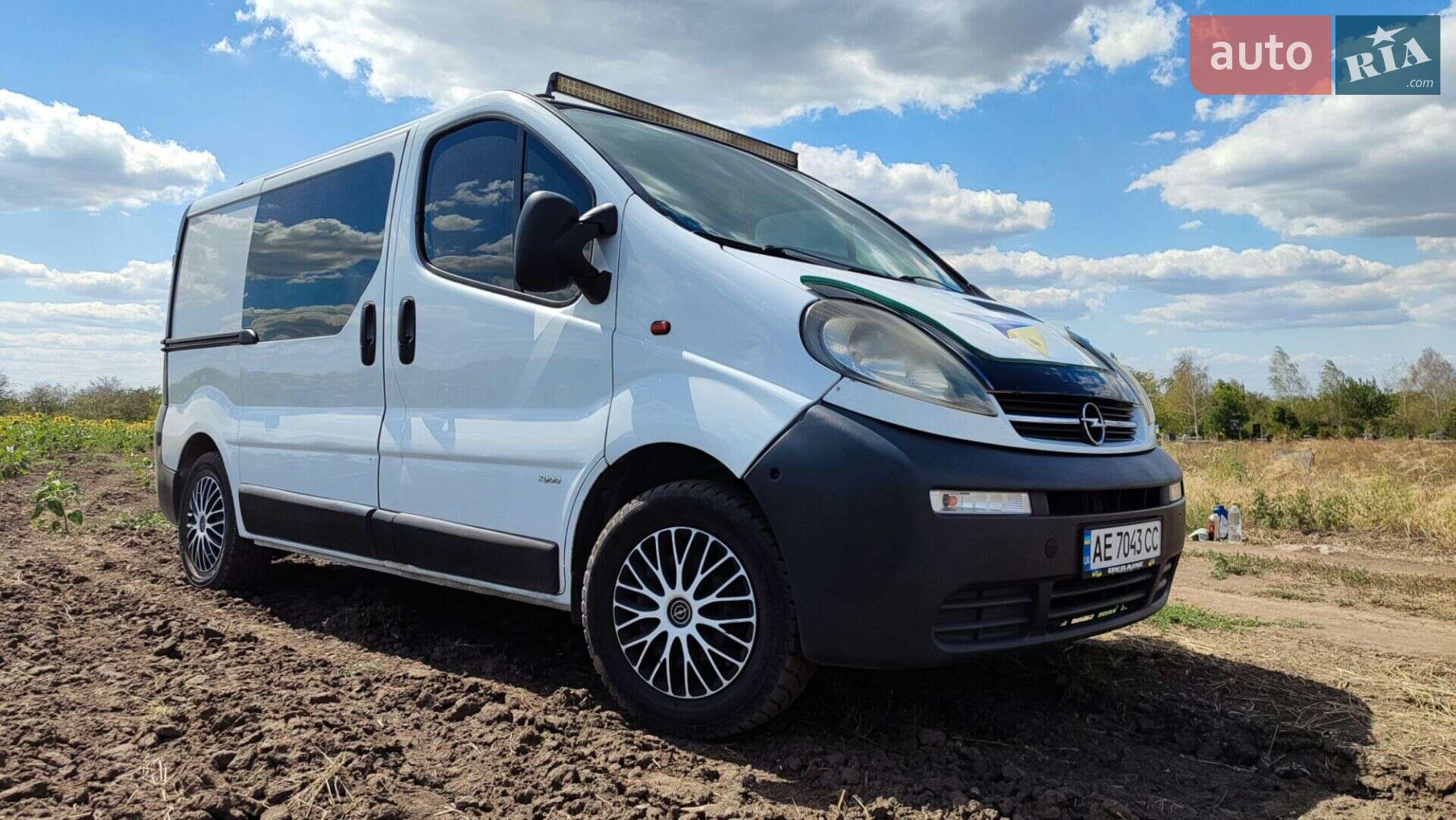 OPEL VIVARO 2001