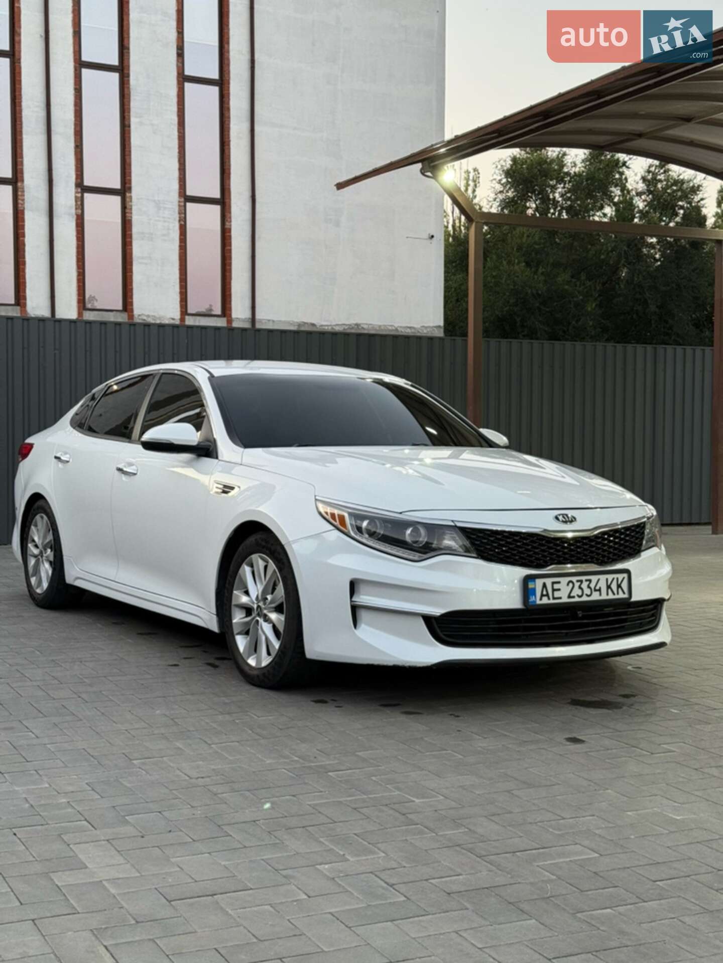Головне фото звіту автомобіля KIA OPTIMA 2016