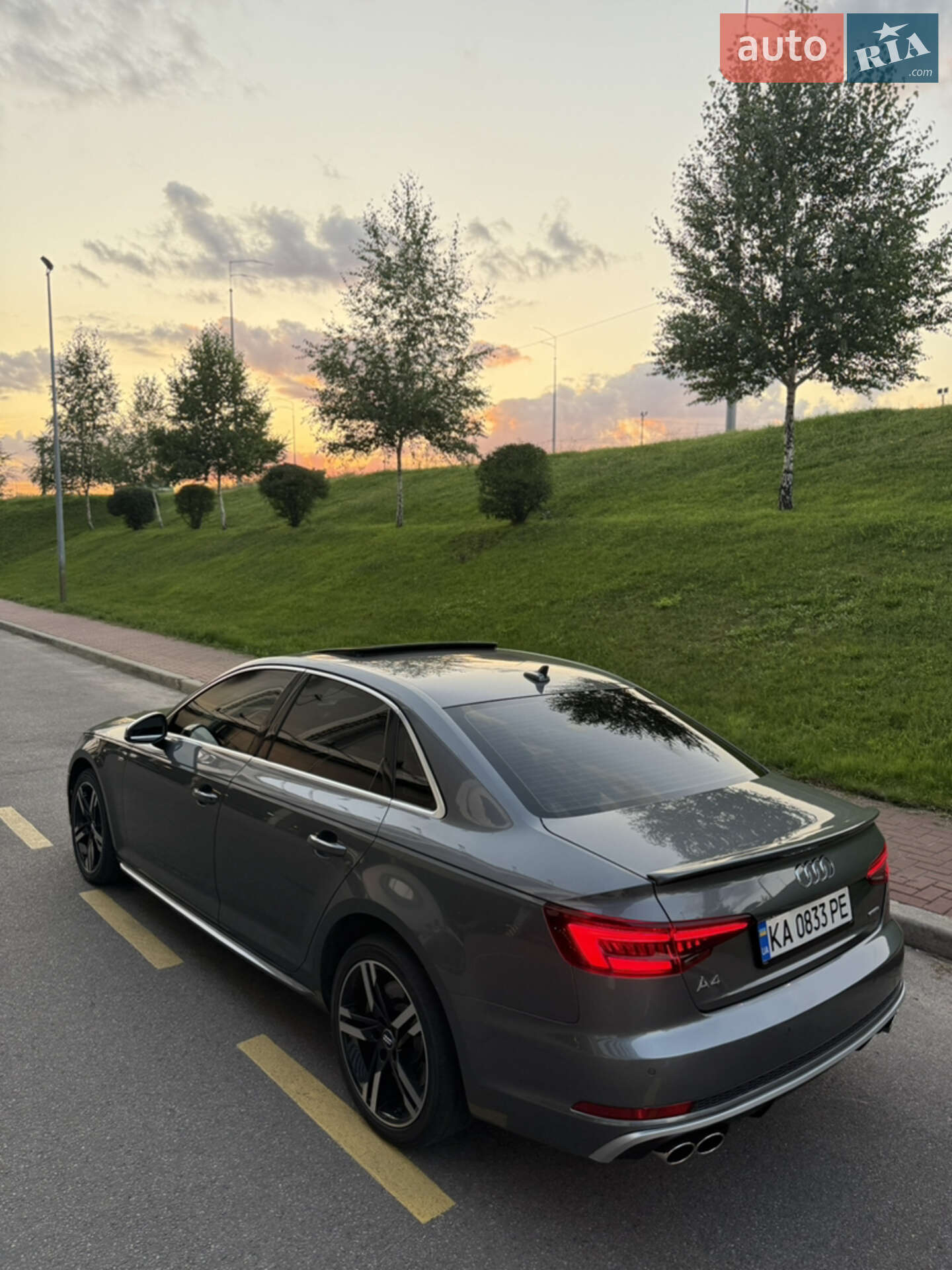 Головне фото звіту автомобіля AUDI A4 2018