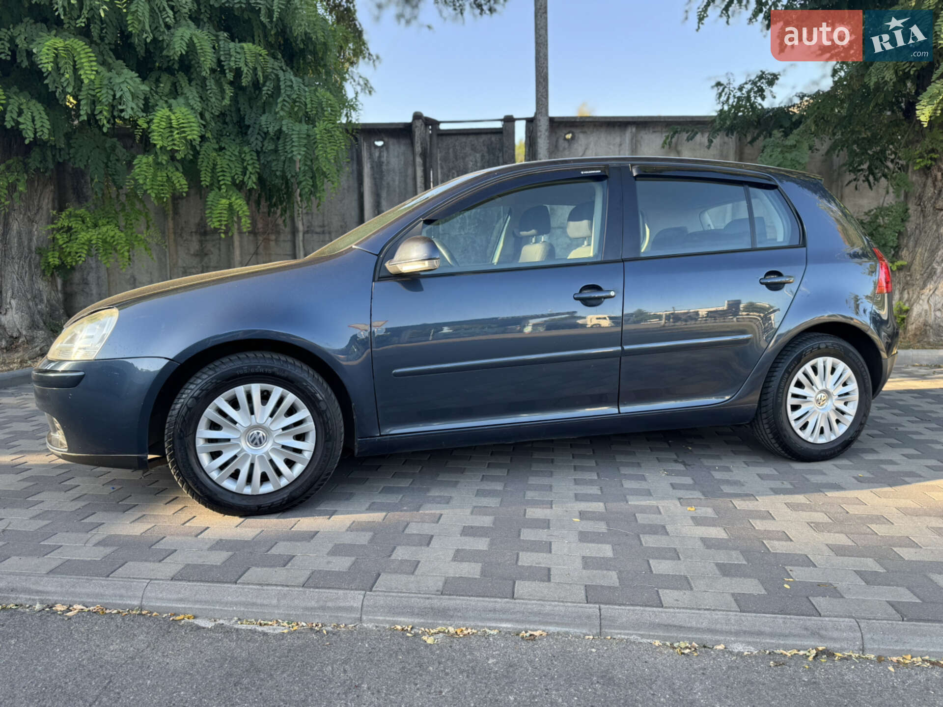 VOLKSWAGEN GOLF 2005