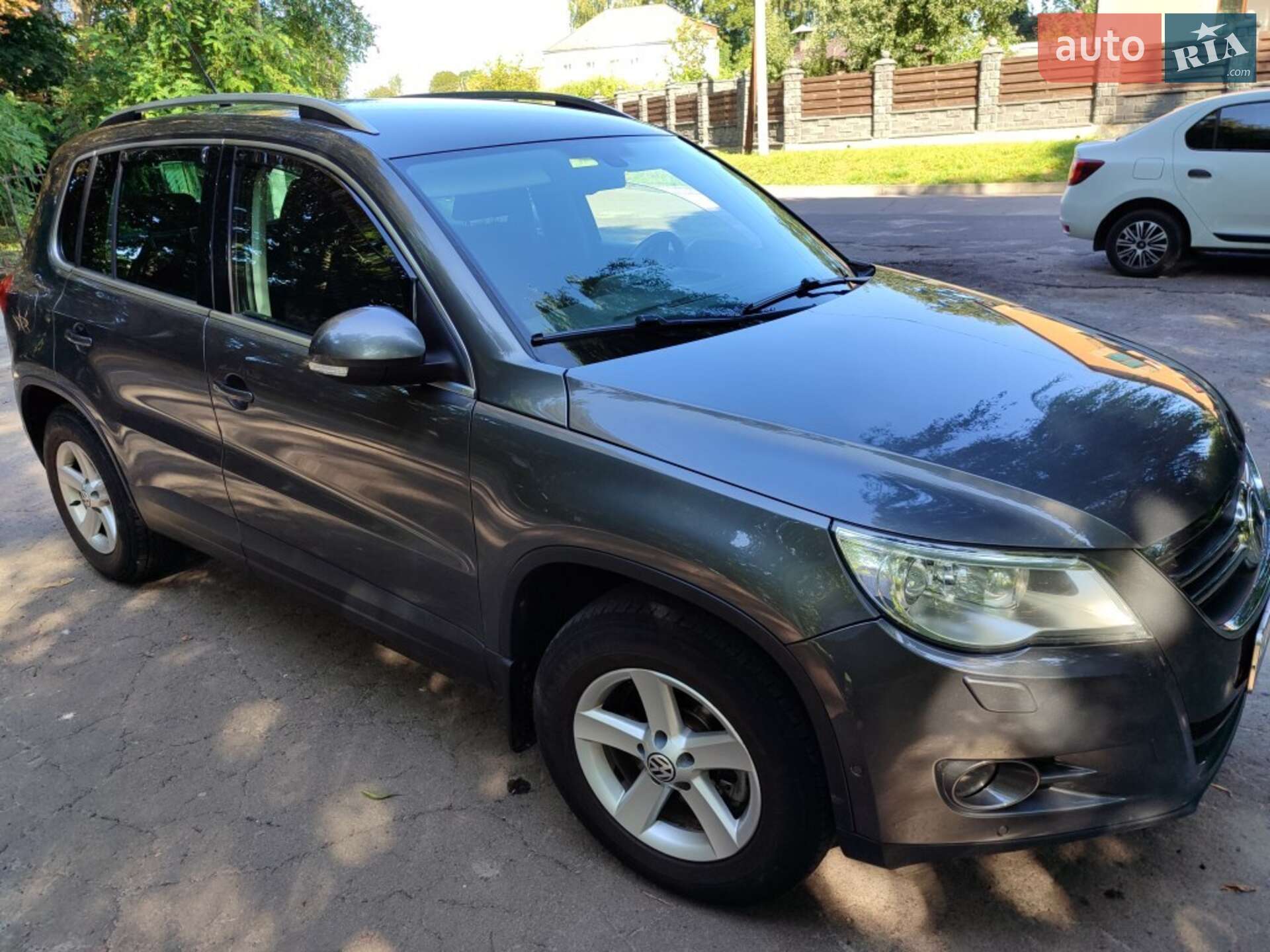 VOLKSWAGEN TIGUAN 2011