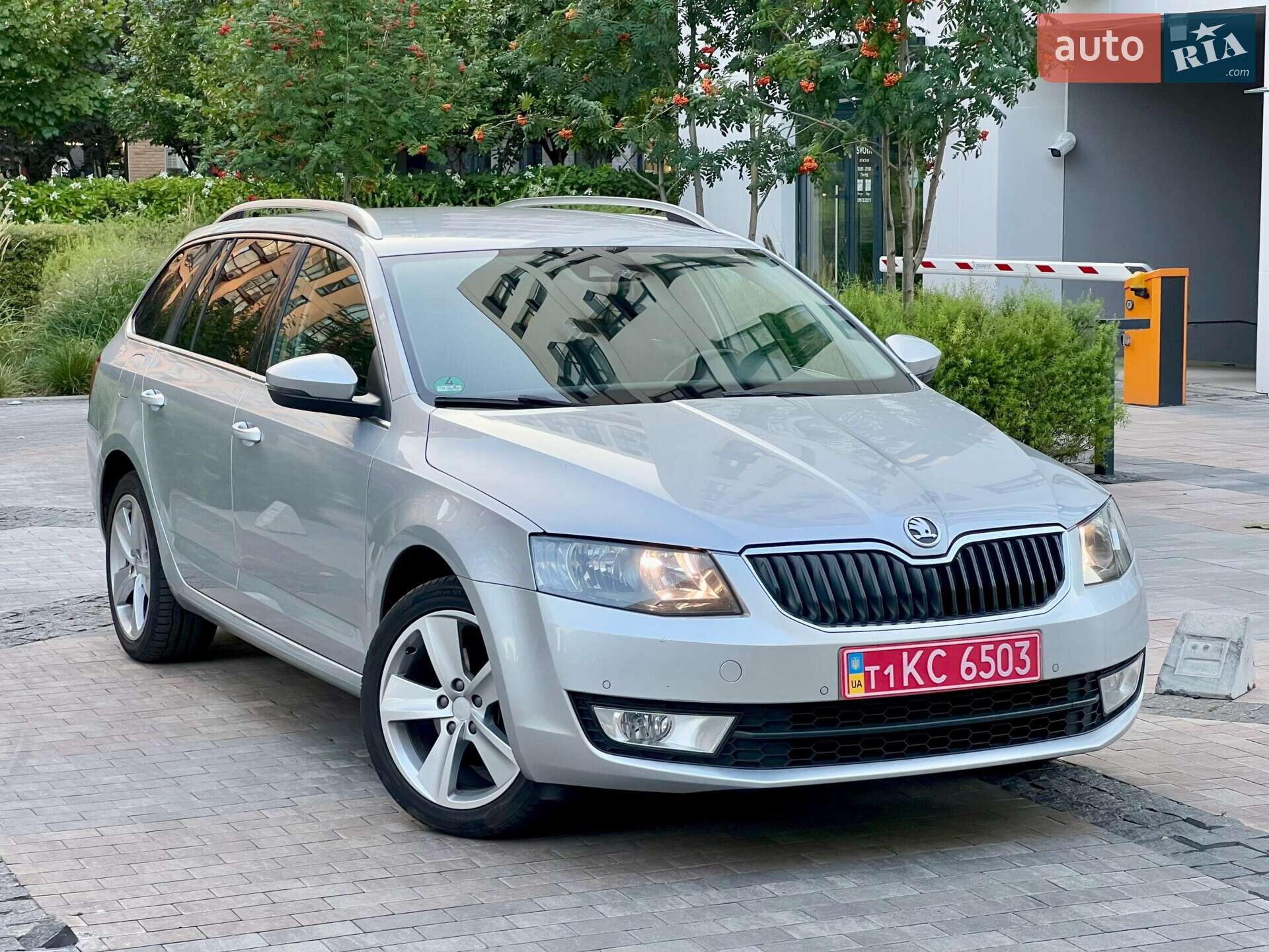Головне фото звіту автомобіля SKODA OCTAVIA 2013
